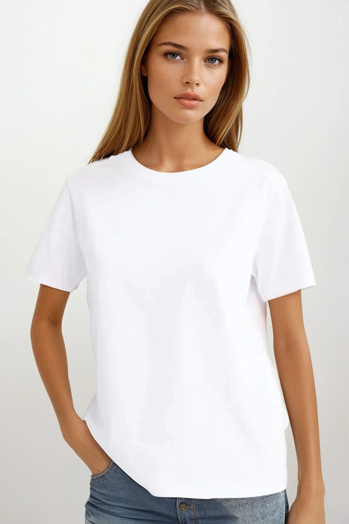 Beyaz Bisiklet Yaka Basic Kısa Kollu T-Shirt