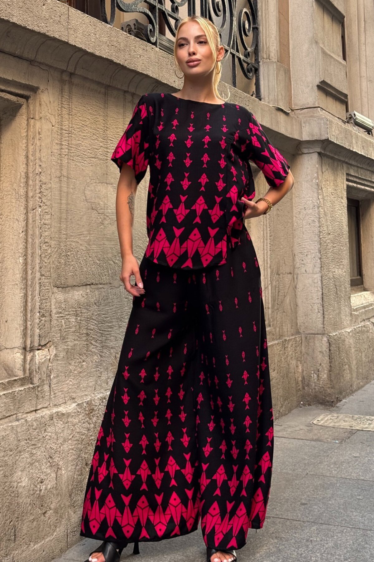 Fuşya Bisiklet Yaka Desenli Bluz Ve Pantolon Takım