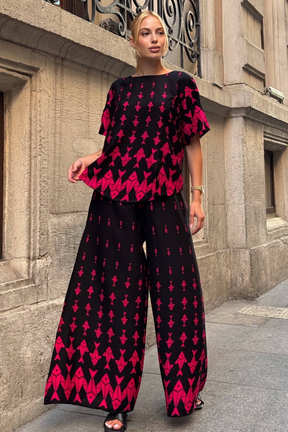 Fuşya Bisiklet Yaka Desenli Bluz Ve Pantolon Takım