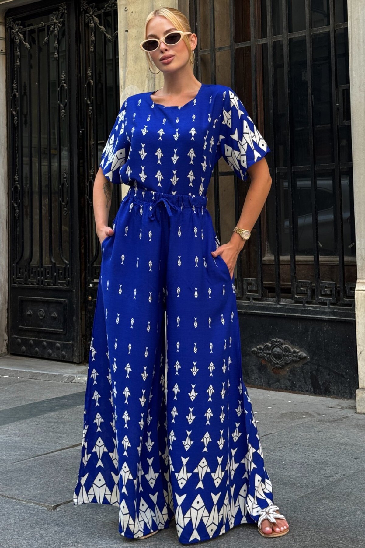 Saks Bisiklet Yaka Desenli Bluz Ve Pantolon Takım