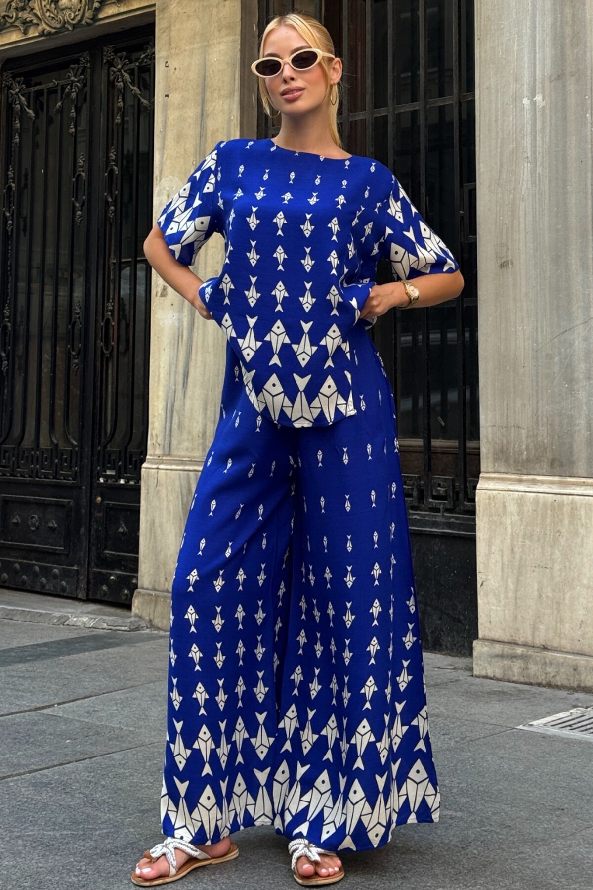 Saks Bisiklet Yaka Desenli Bluz Ve Pantolon Takım