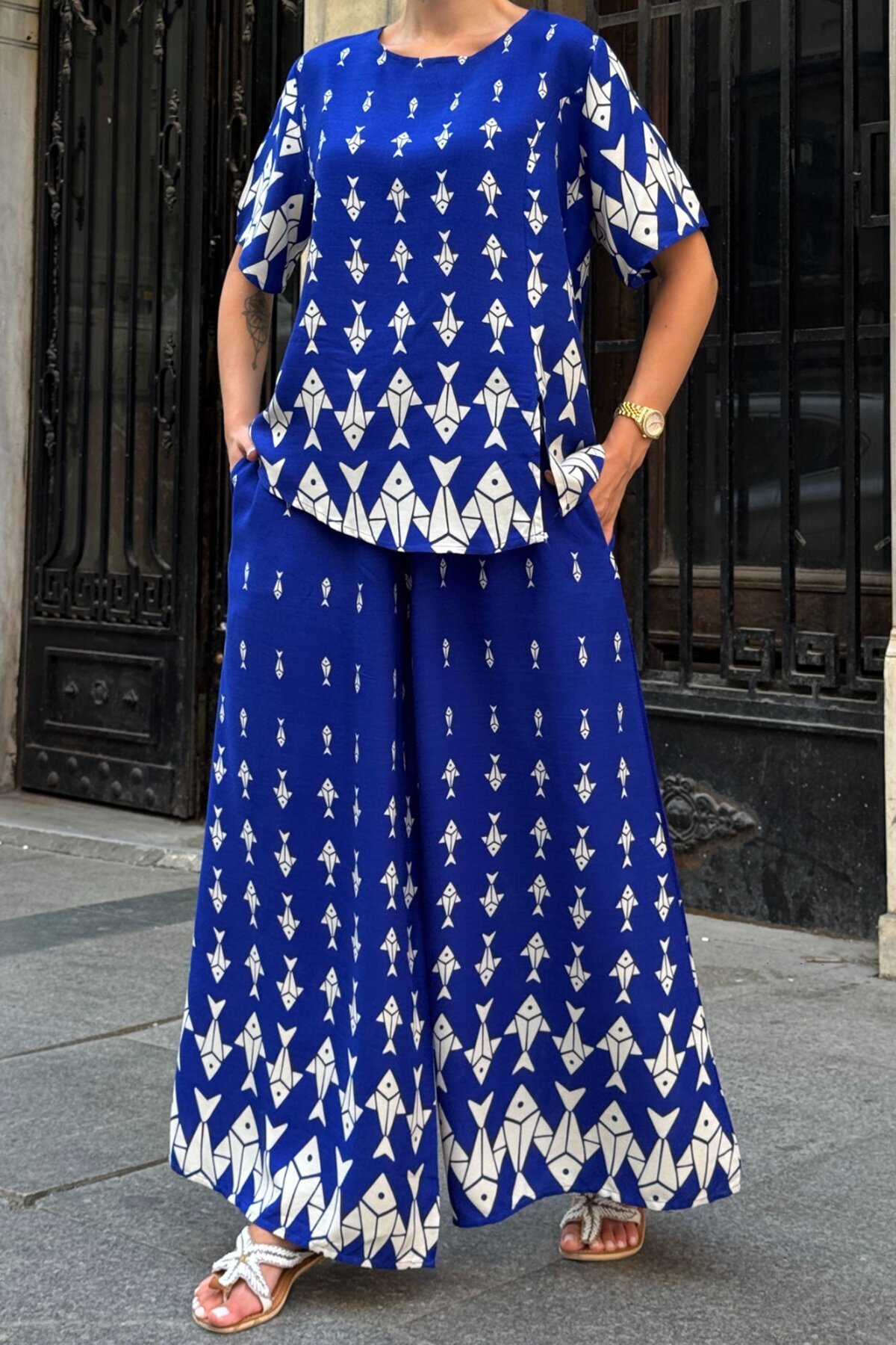 Saks Bisiklet Yaka Desenli Bluz Ve Pantolon Takım