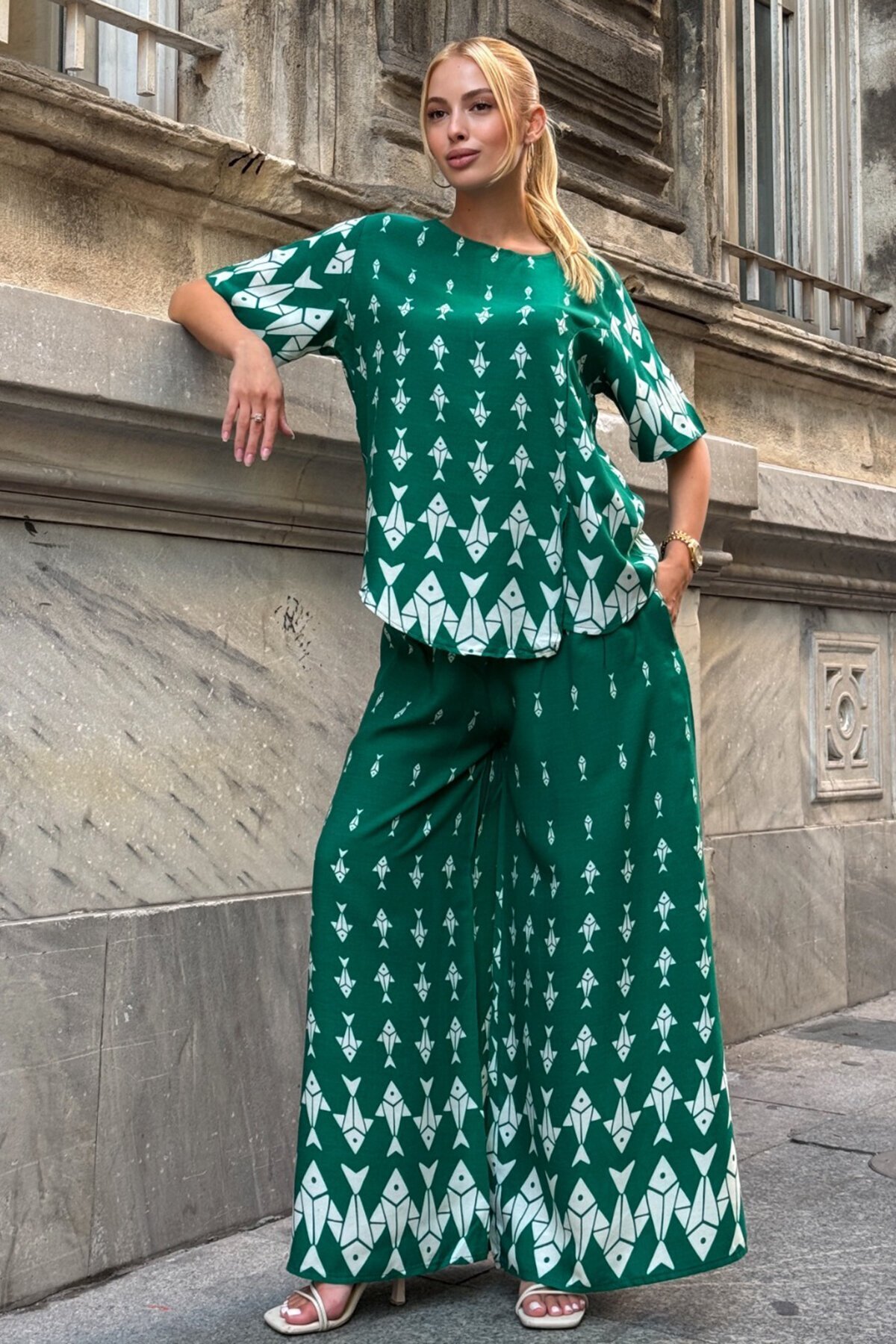 Yeşil Bisiklet Yaka Desenli Bluz Ve Pantolon Takım