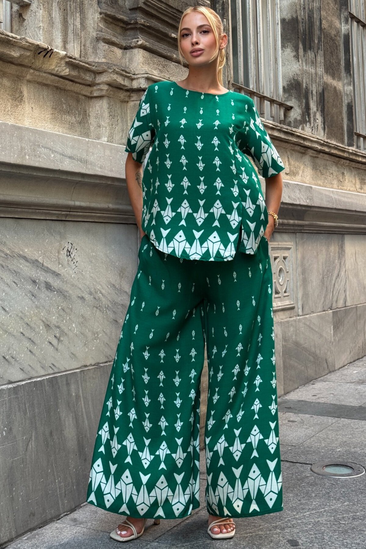 Yeşil Bisiklet Yaka Desenli Bluz Ve Pantolon Takım