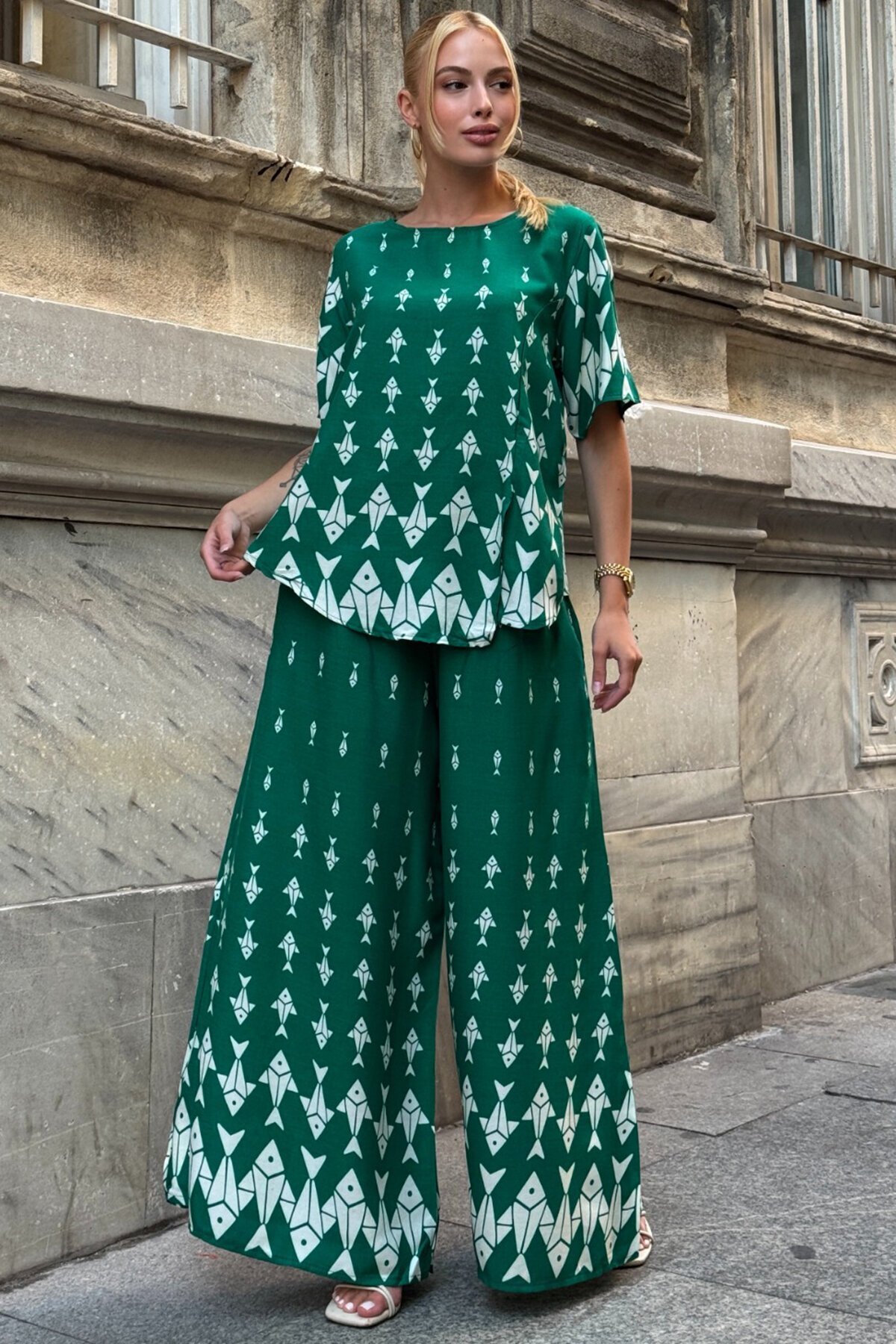 Yeşil Bisiklet Yaka Desenli Bluz Ve Pantolon Takım