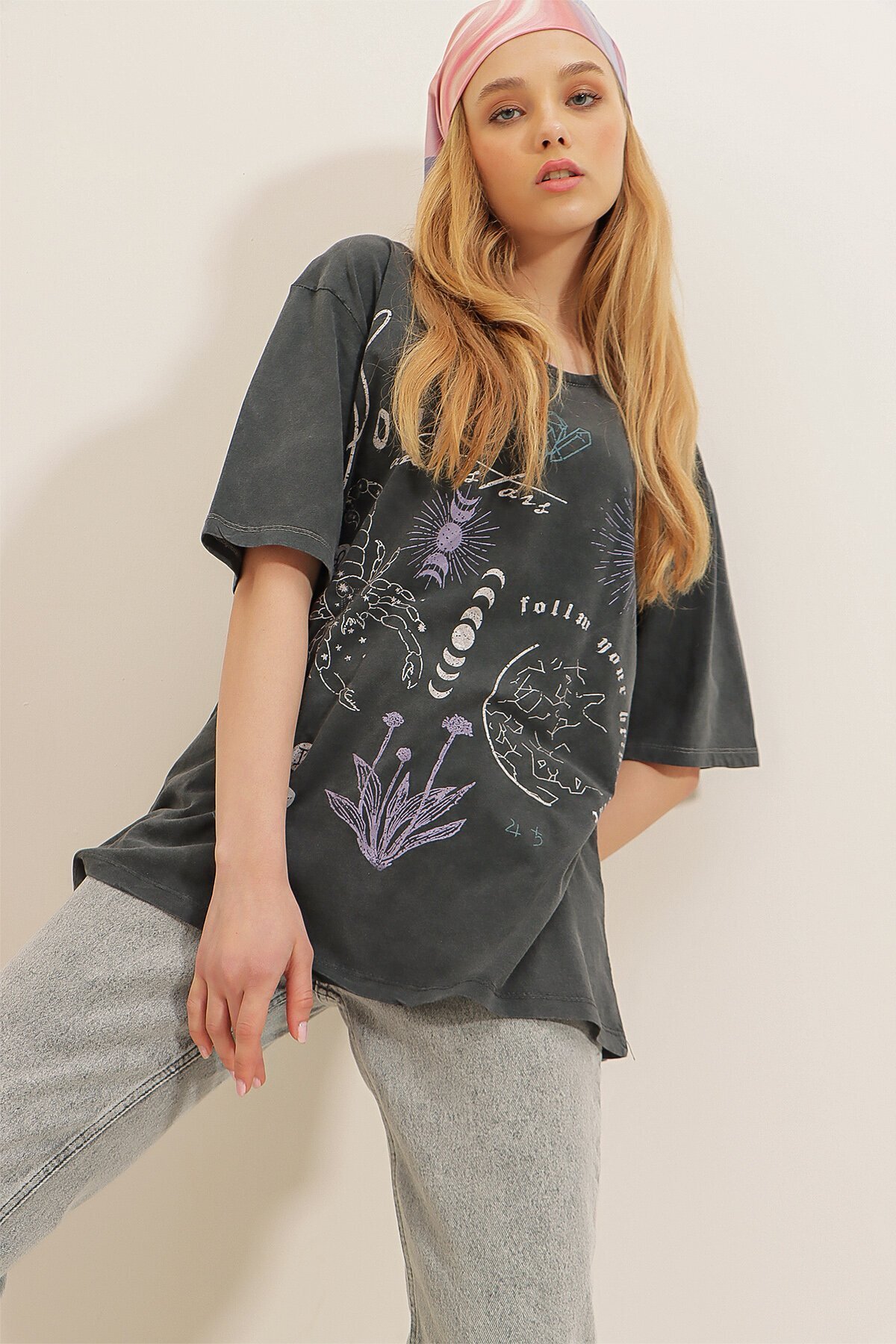 Antrasit Bisiklet Yaka Dijital Baskılı Yıkamalı Oversize T-Shirt