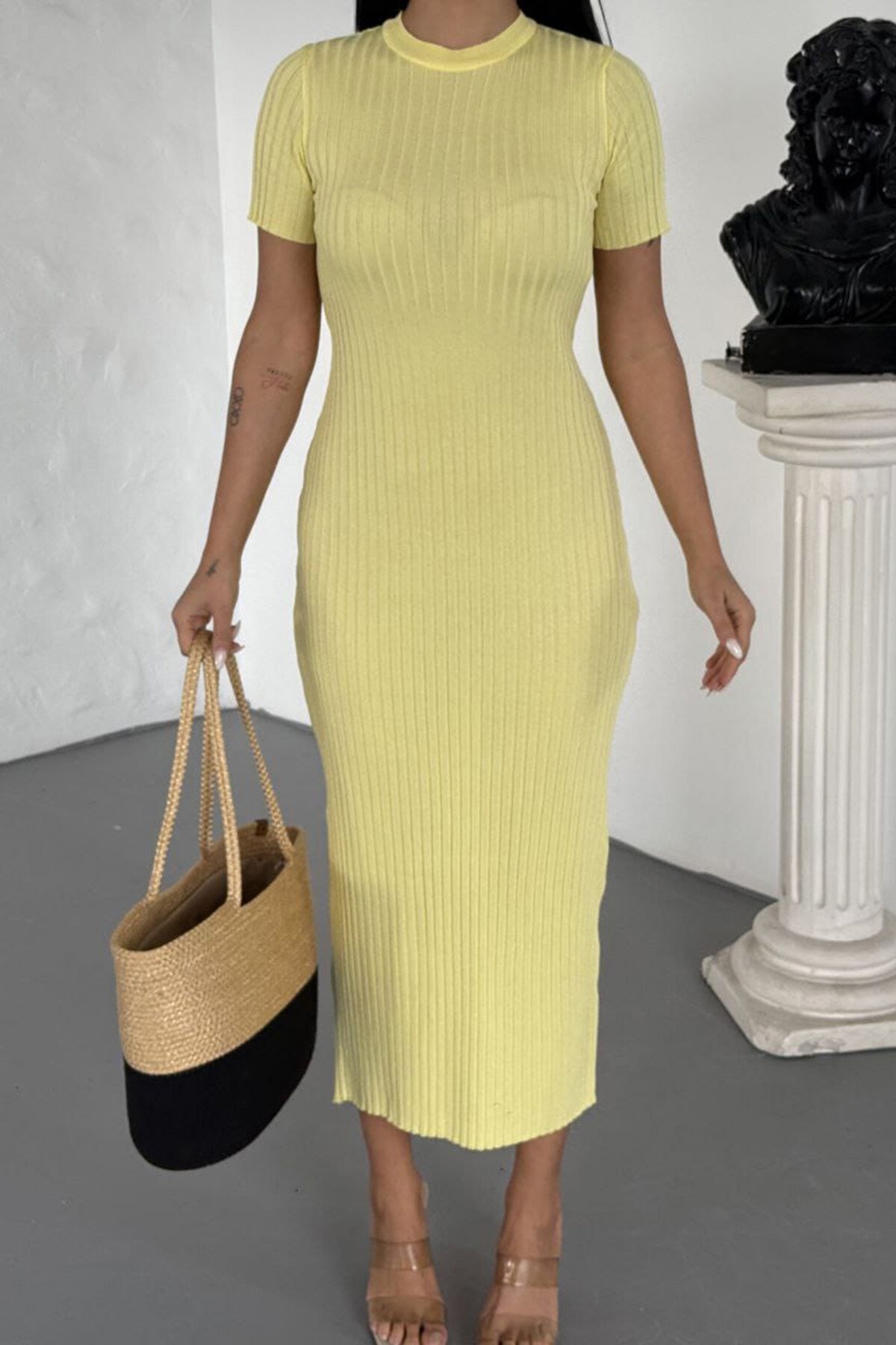 Sarı Bisiklet Yaka Kısa Kollu Fitilli Midi Boy Triko Elbise