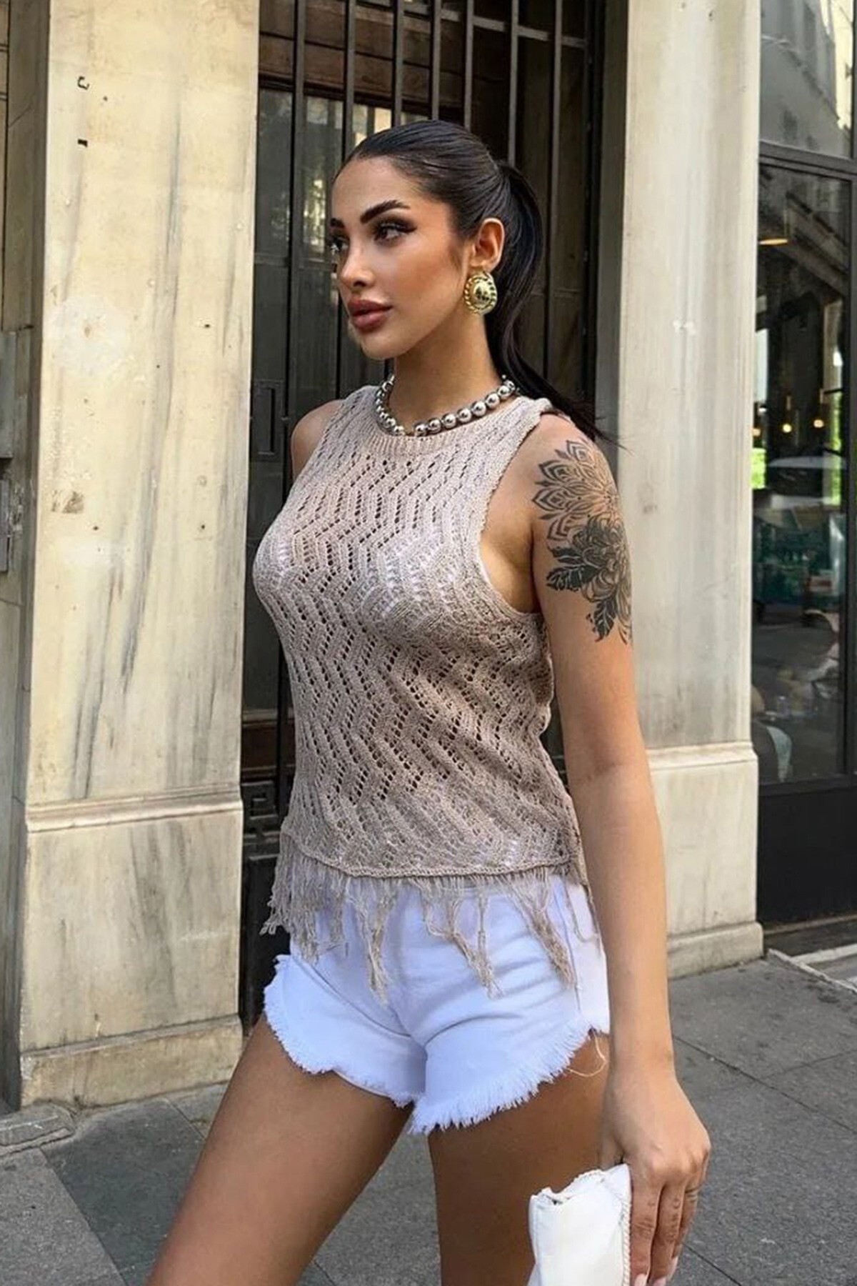 Bej Bisiklet Yaka Kolsuz Püsküllü Bluz