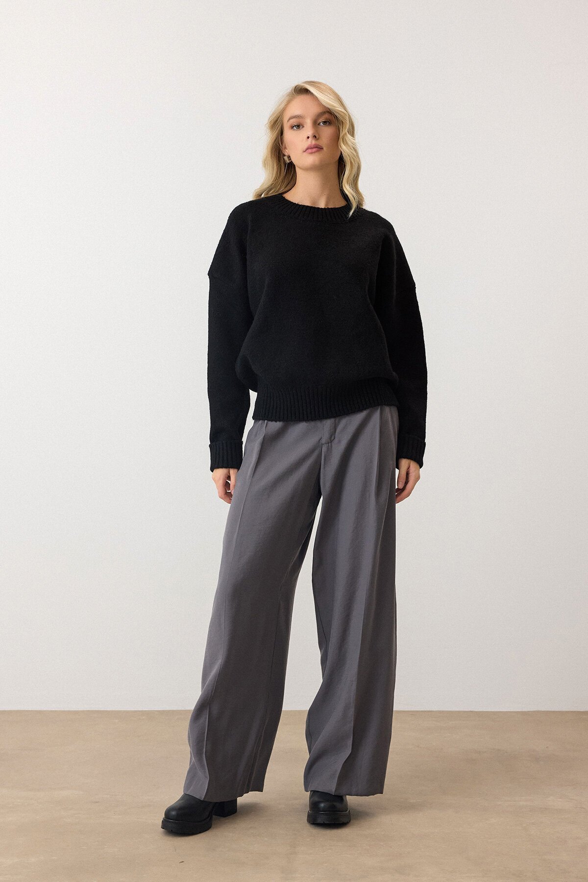 Siyah Bisiklet Yaka Oversize Triko Kazak