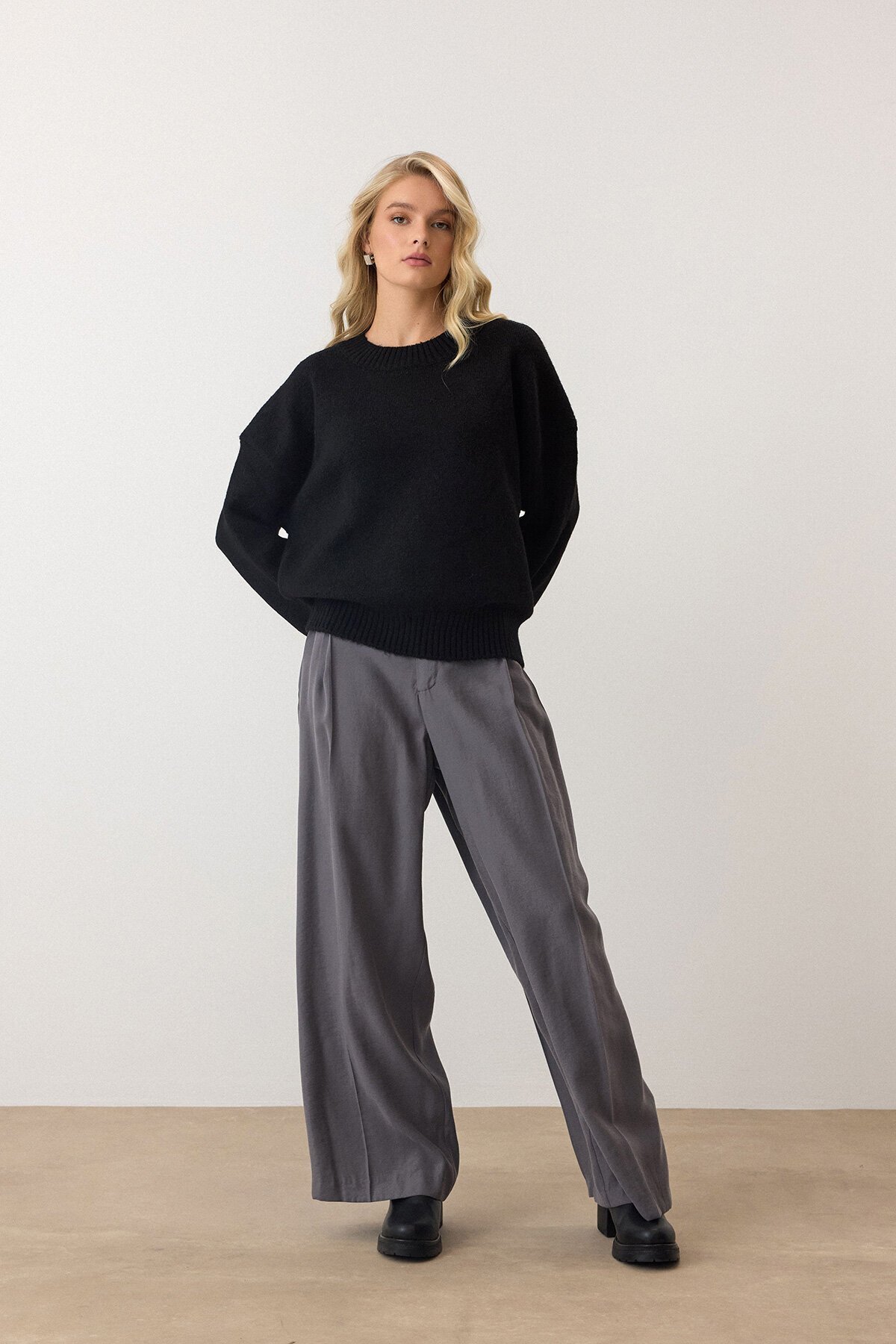 Siyah Bisiklet Yaka Oversize Triko Kazak