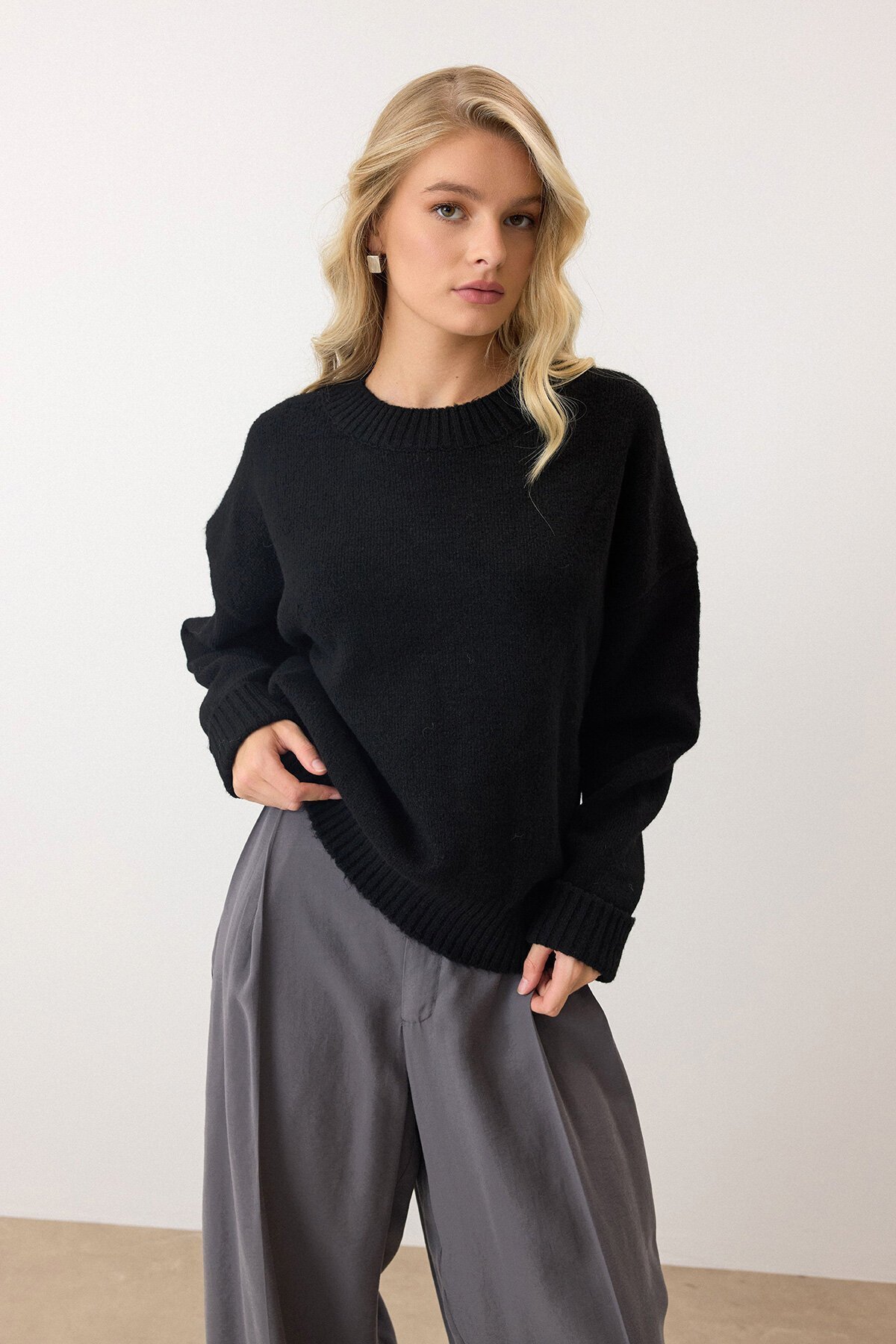 Siyah Bisiklet Yaka Oversize Triko Kazak