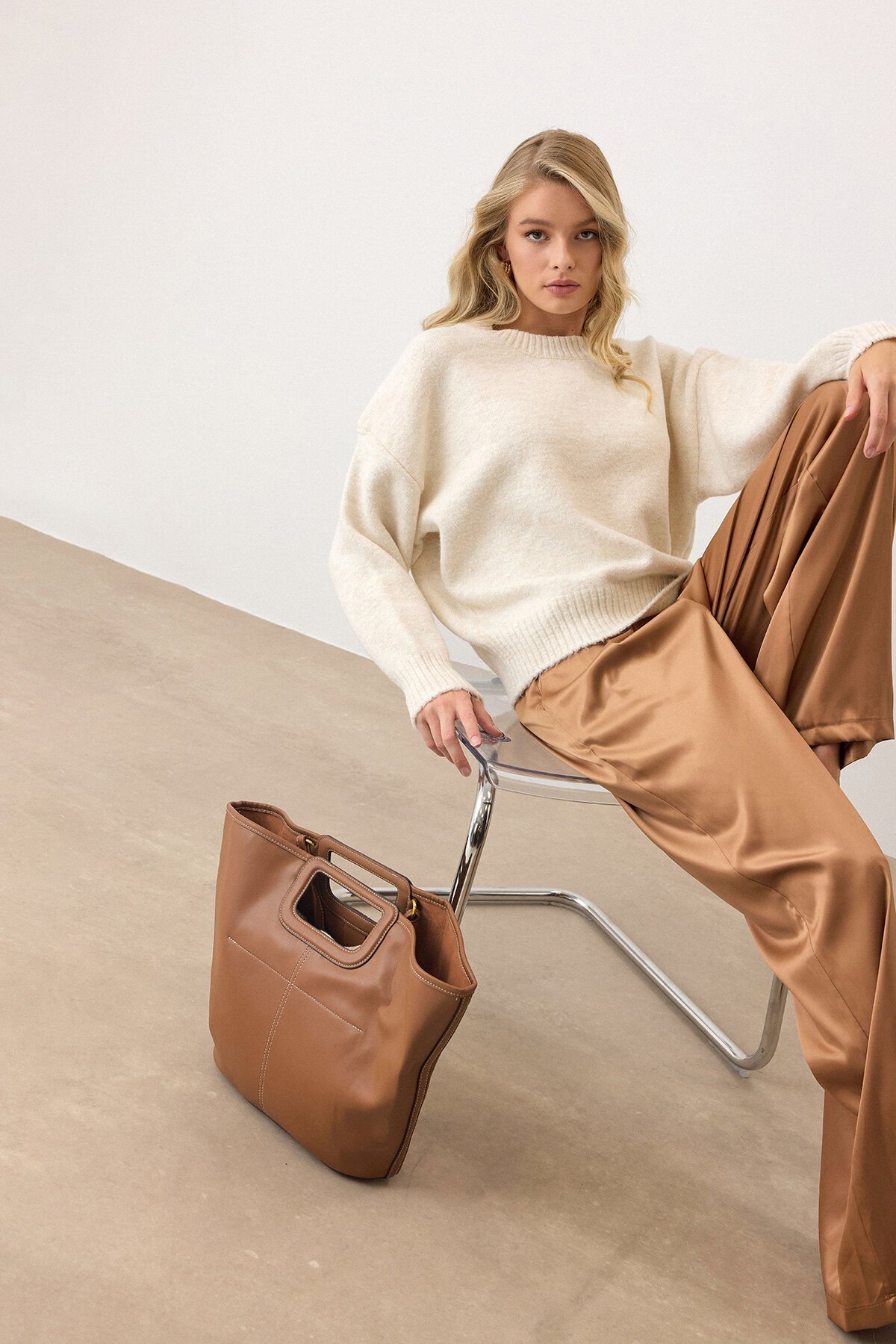 Krem Bisiklet Yaka Oversize Triko Kazak