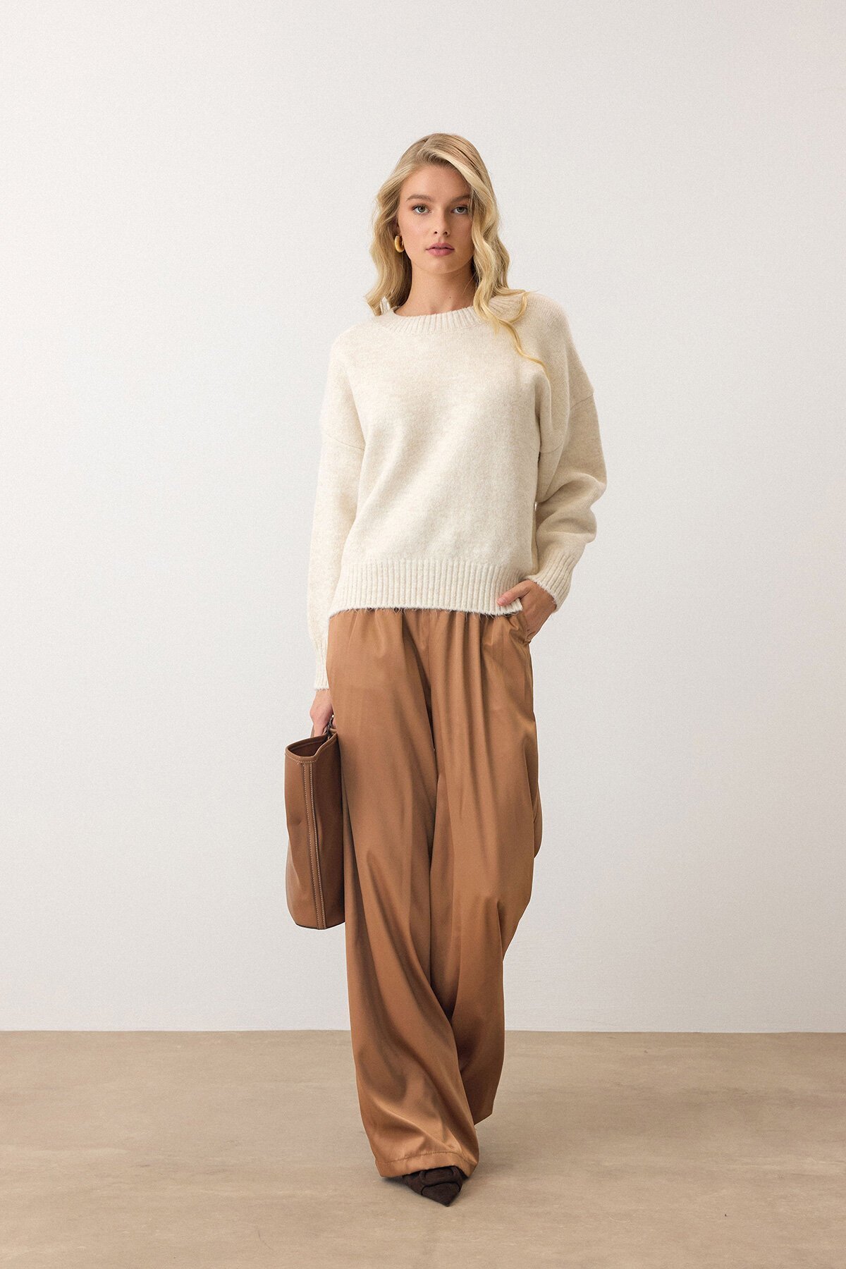 Krem Bisiklet Yaka Oversize Triko Kazak