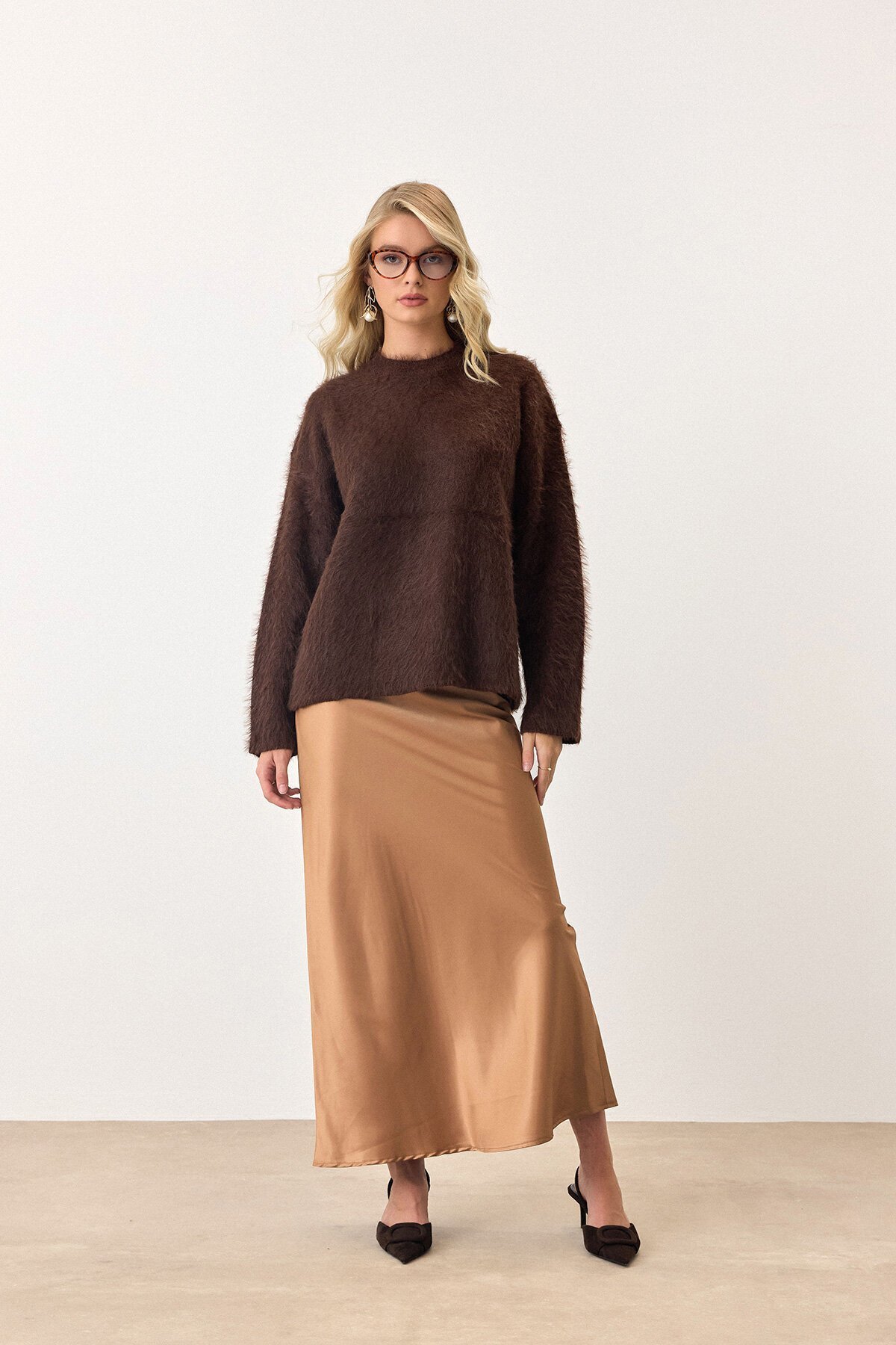 Kahverengi Bisiklet Yaka Uzun Kollu Tüylü Triko Kazak