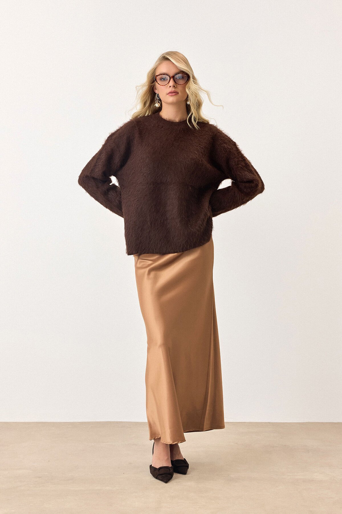 Kahverengi Bisiklet Yaka Uzun Kollu Tüylü Triko Kazak