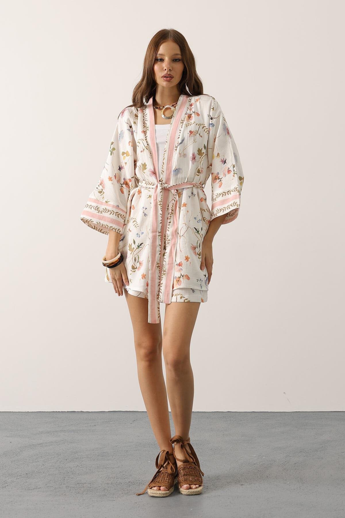 Mix Çiçek Desenli Bağlamalı Kimono
