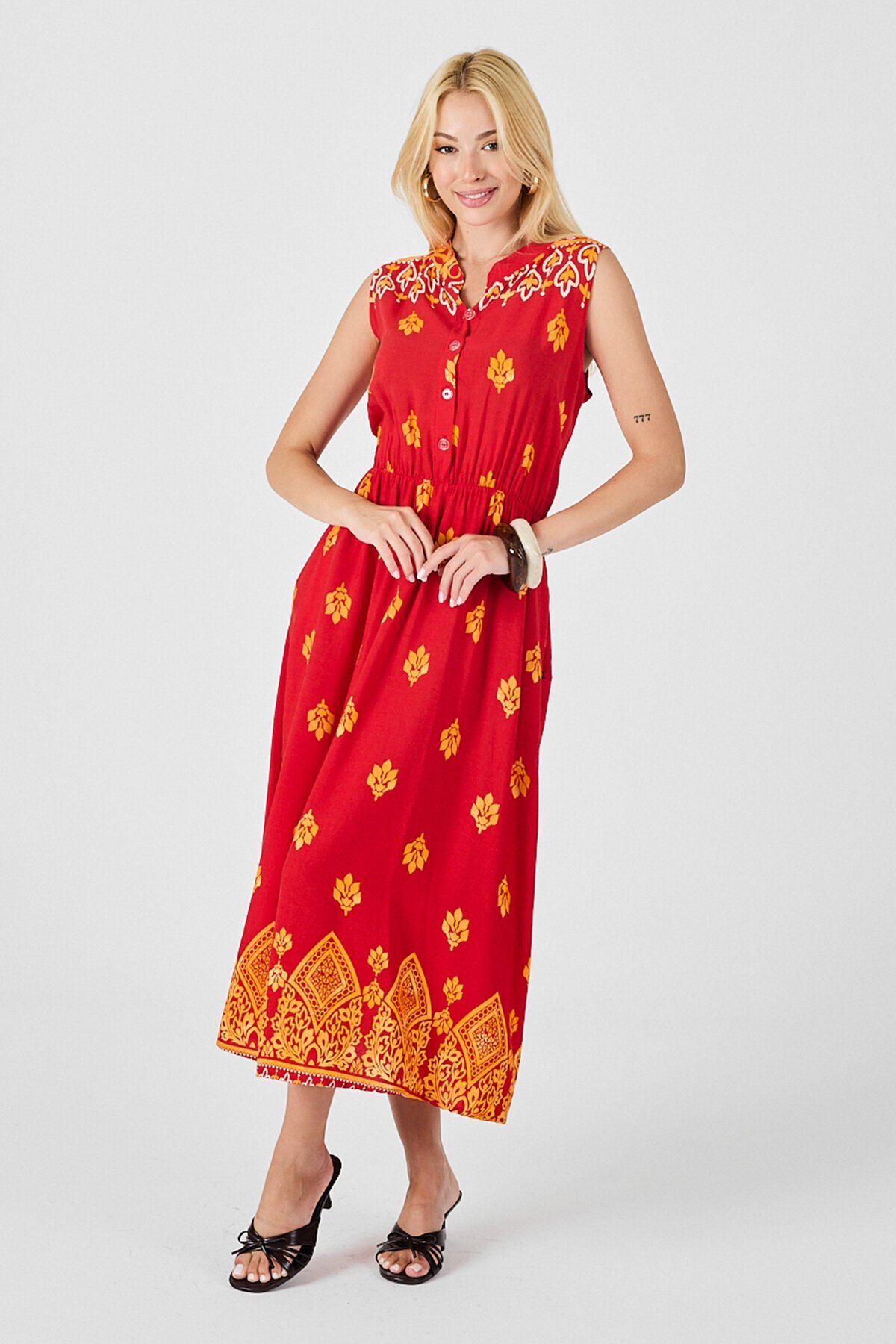 Kırmızı Çentik Yaka Düğmeli Desenli Kolsuz Midi Elbise