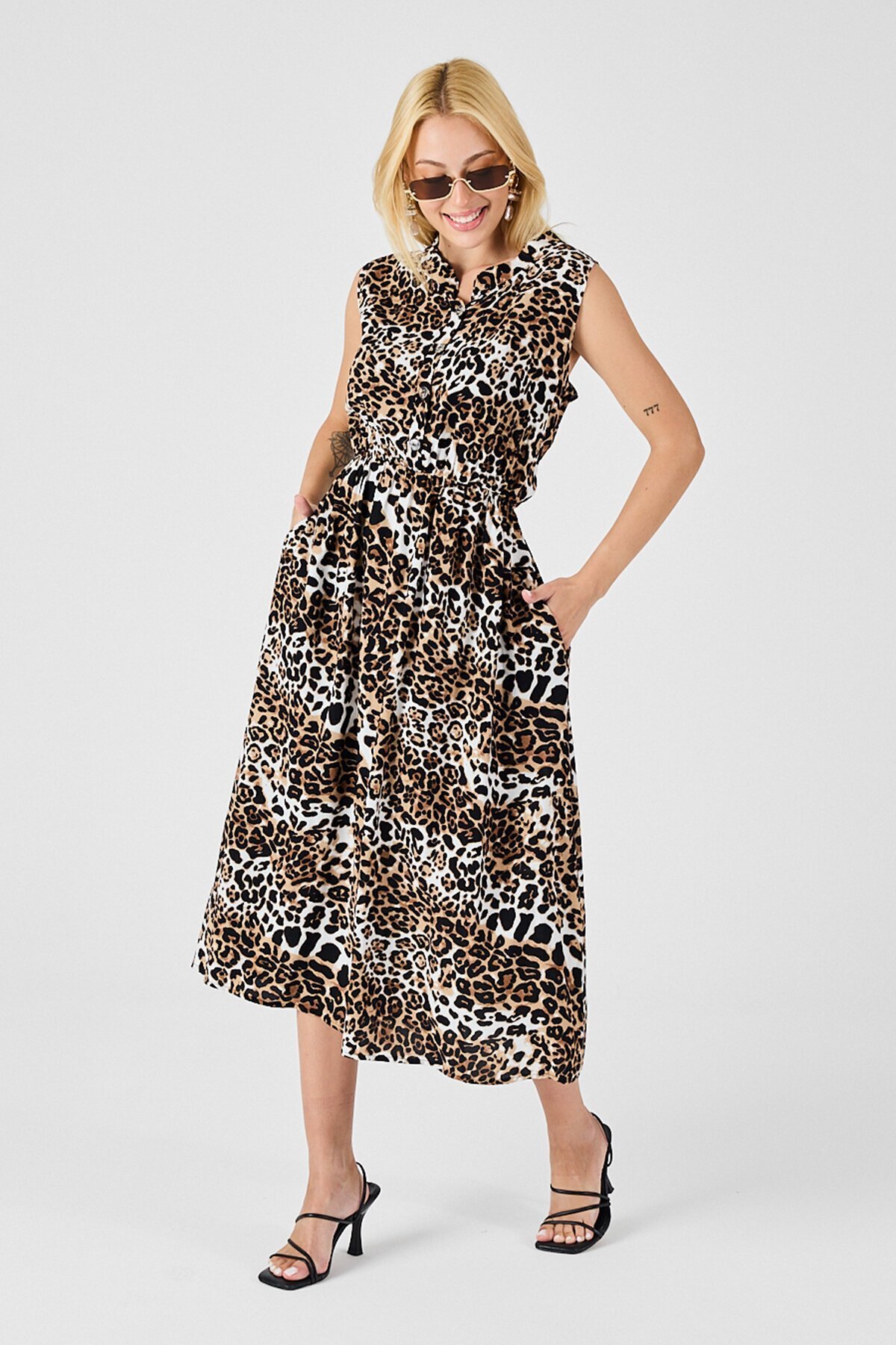 Leopar Çentik Yaka Düğmeli Desenli Kolsuz Midi Elbise