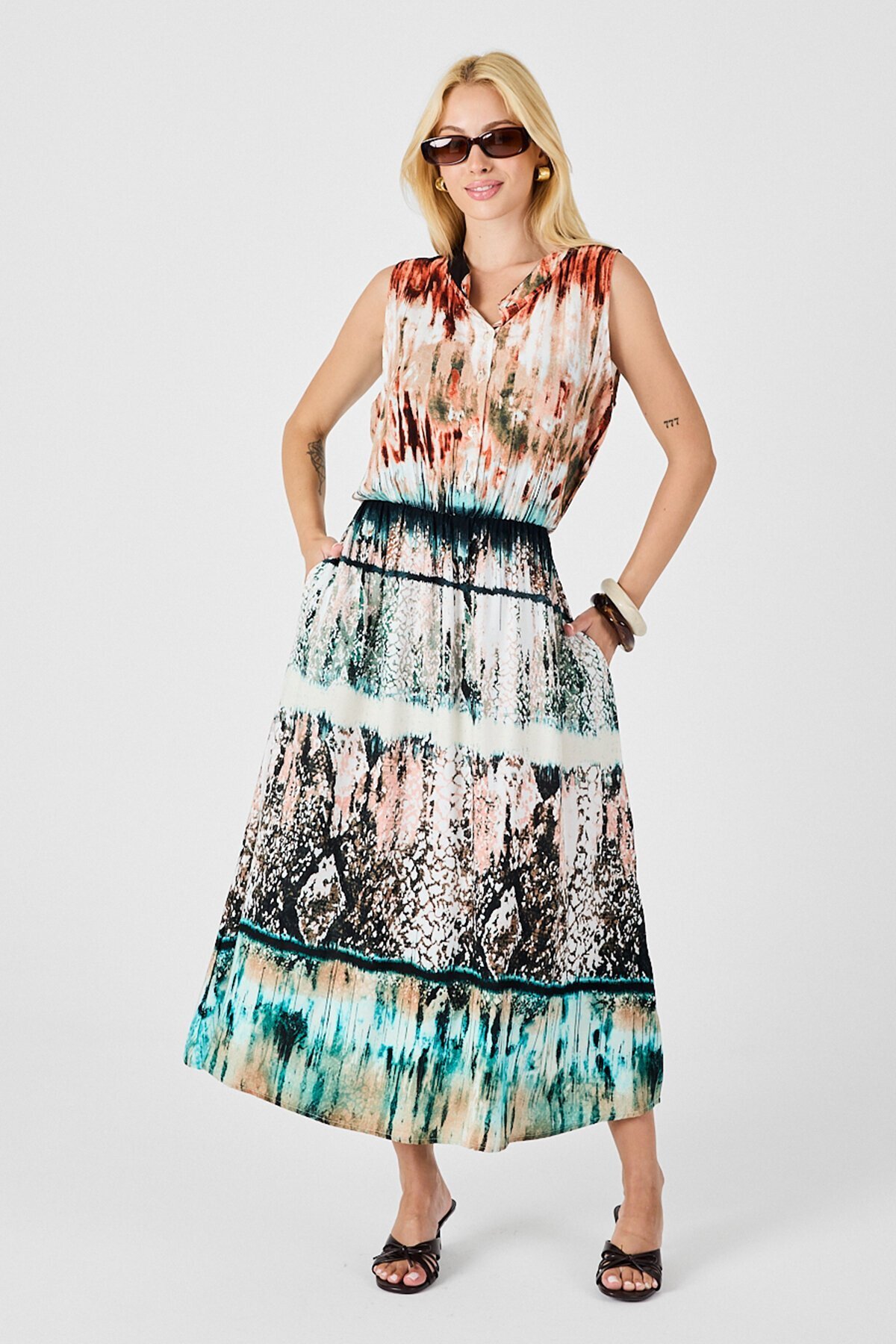 Turuncu-Ekru Çentik Yaka Düğmeli Desenli Kolsuz Midi Elbise