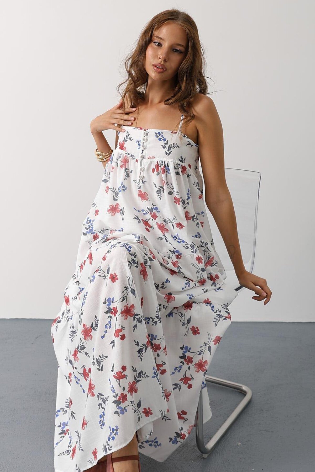 Kırmızı Çiçek Desen Askı Detaylı Cok Katlı Elbise