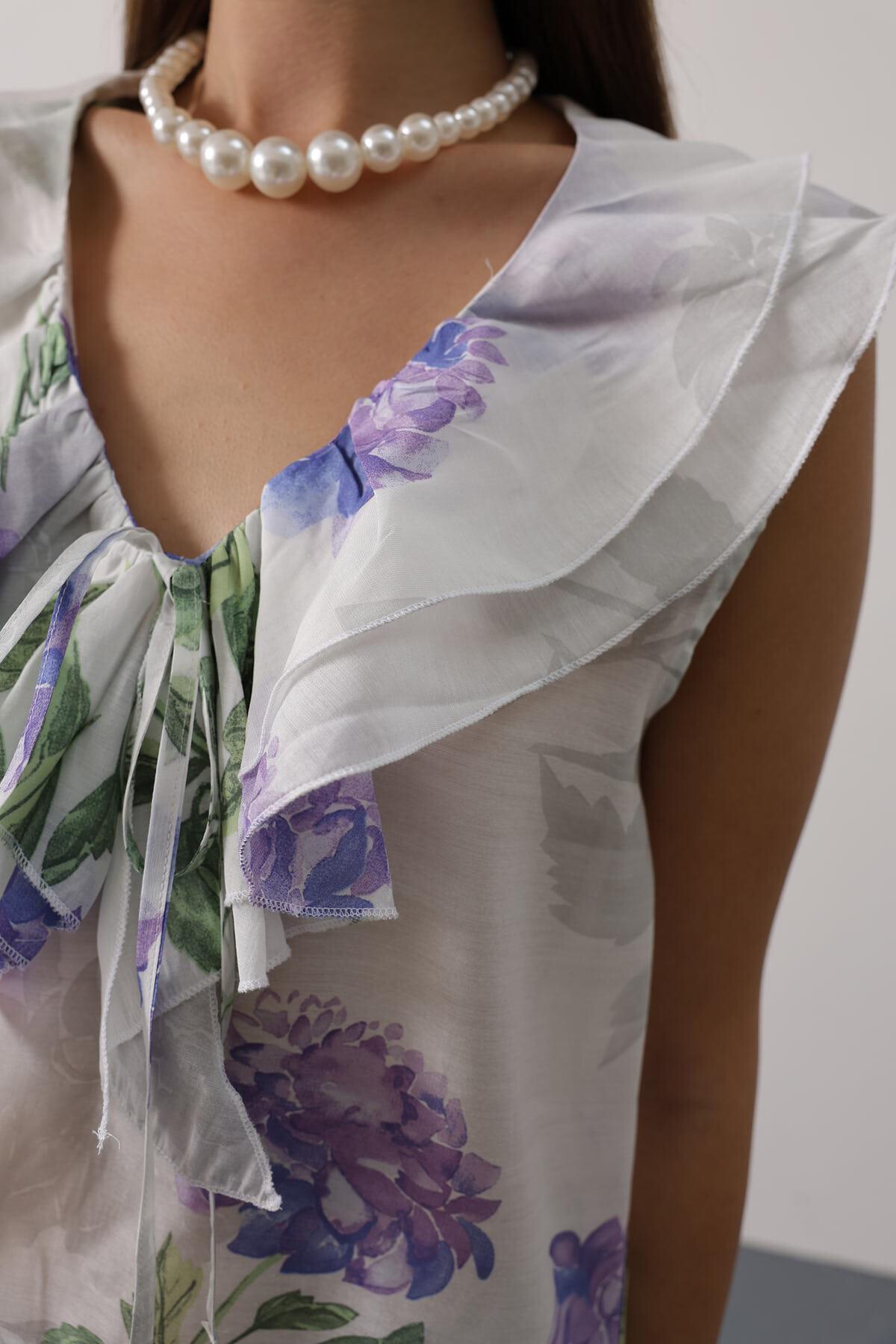 Lila Çiçek Desen Yakası Fırfırlı Bluz