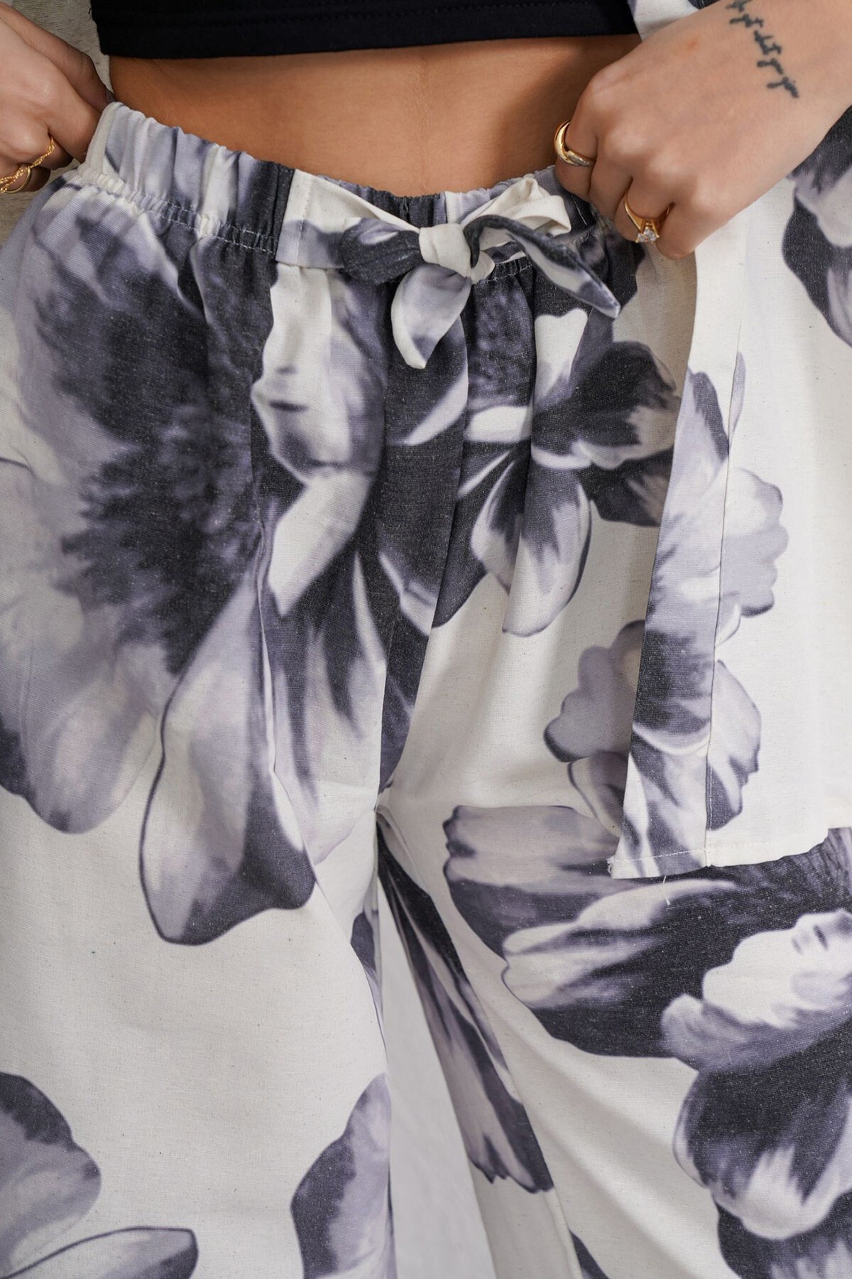 Antrasit Çiçek Desenli Kimono Hırka Ve Bağlamalı Pantolon Kimono Takım