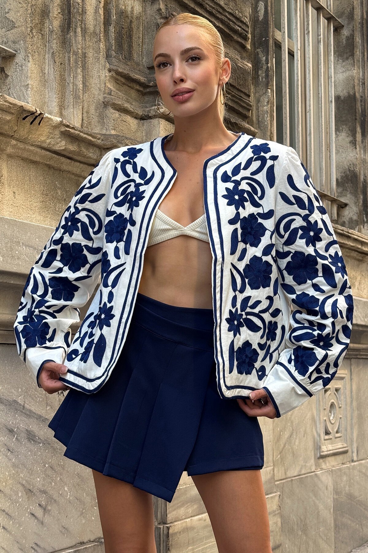 Lacivert Çiçek Nakışlı İçi Astarlı Ceket