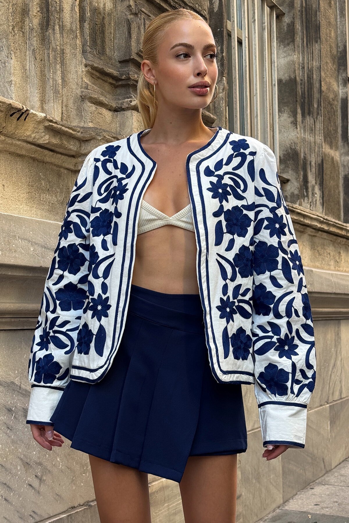 Lacivert Çiçek Nakışlı İçi Astarlı Ceket