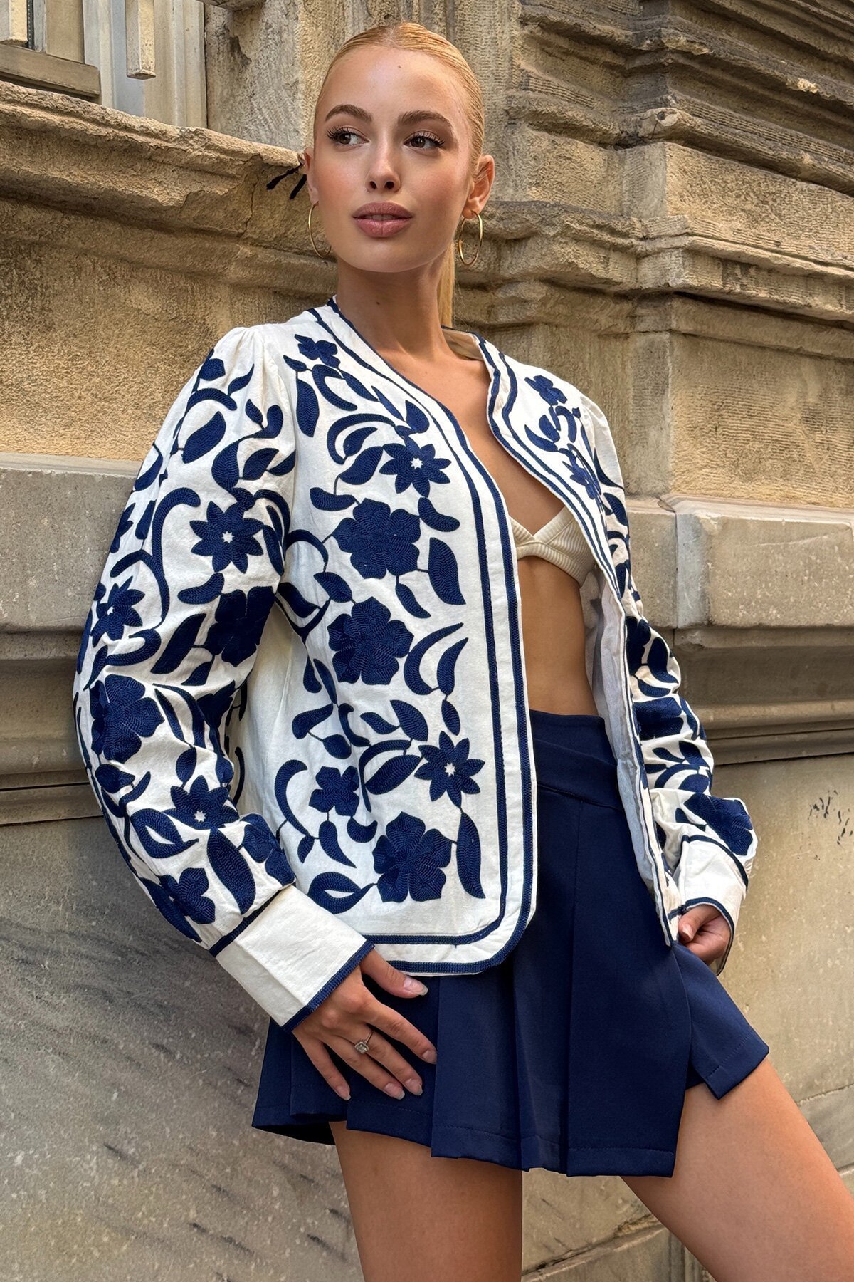 Lacivert Çiçek Nakışlı İçi Astarlı Ceket