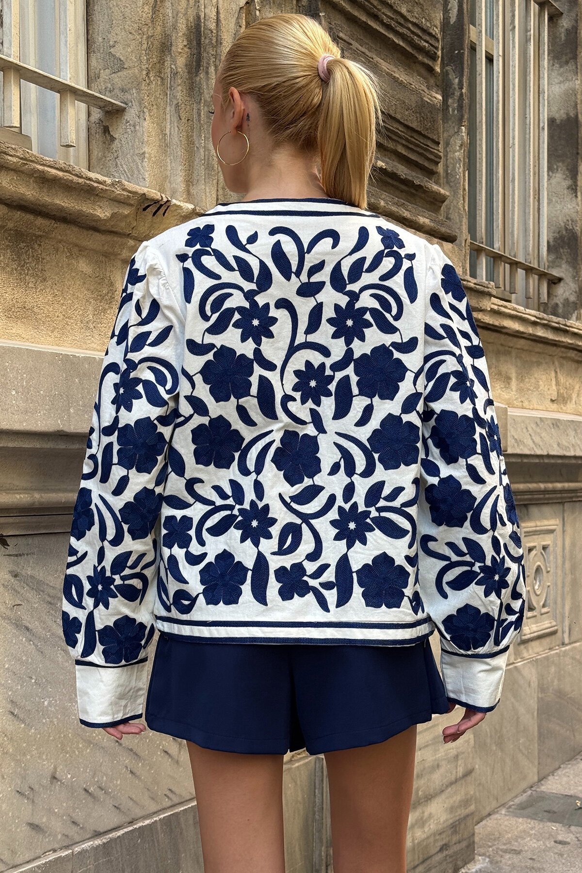 Lacivert Çiçek Nakışlı İçi Astarlı Ceket