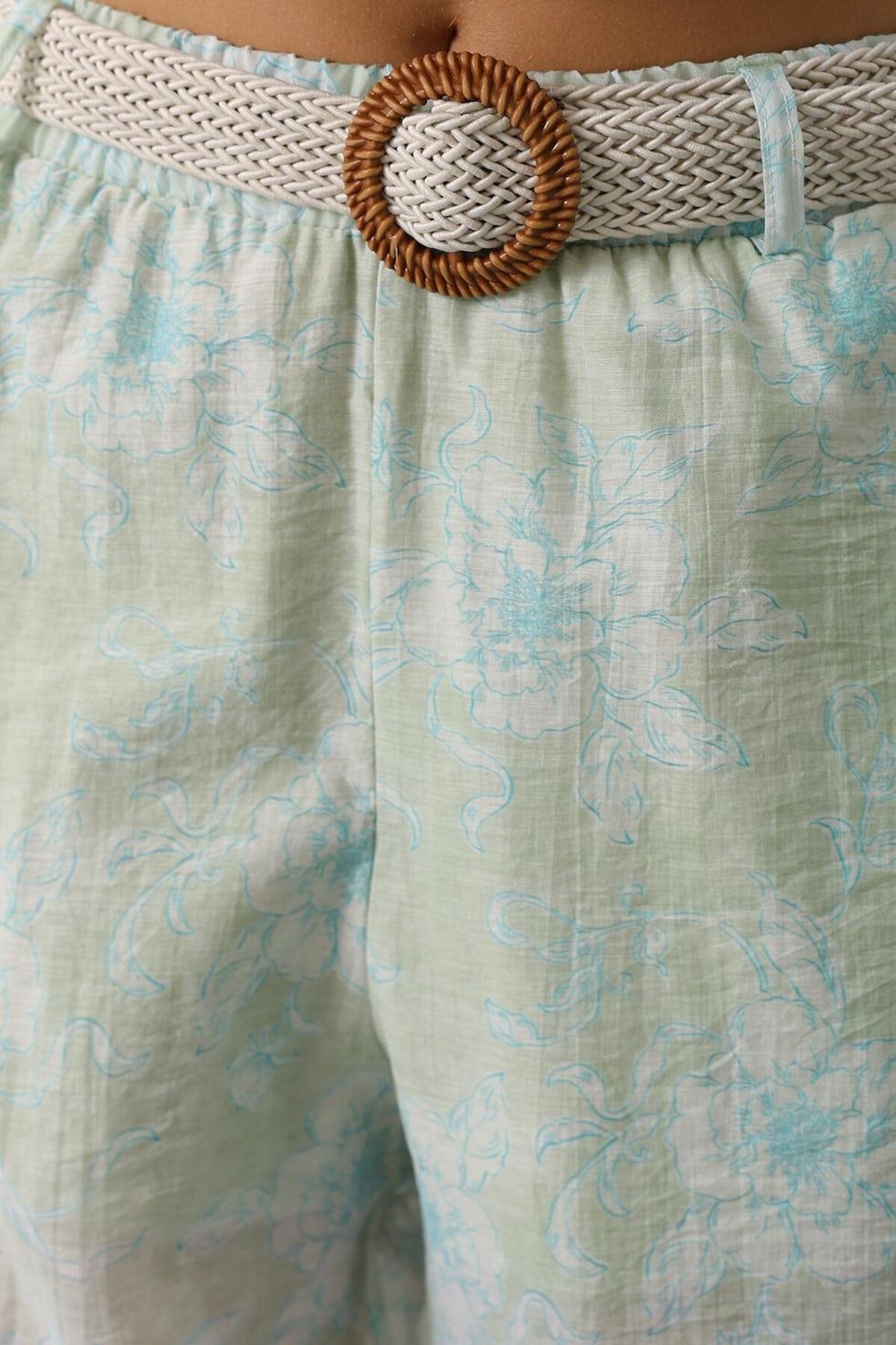 Yeşil Çiçekli Kemer Detaylı Pantolon