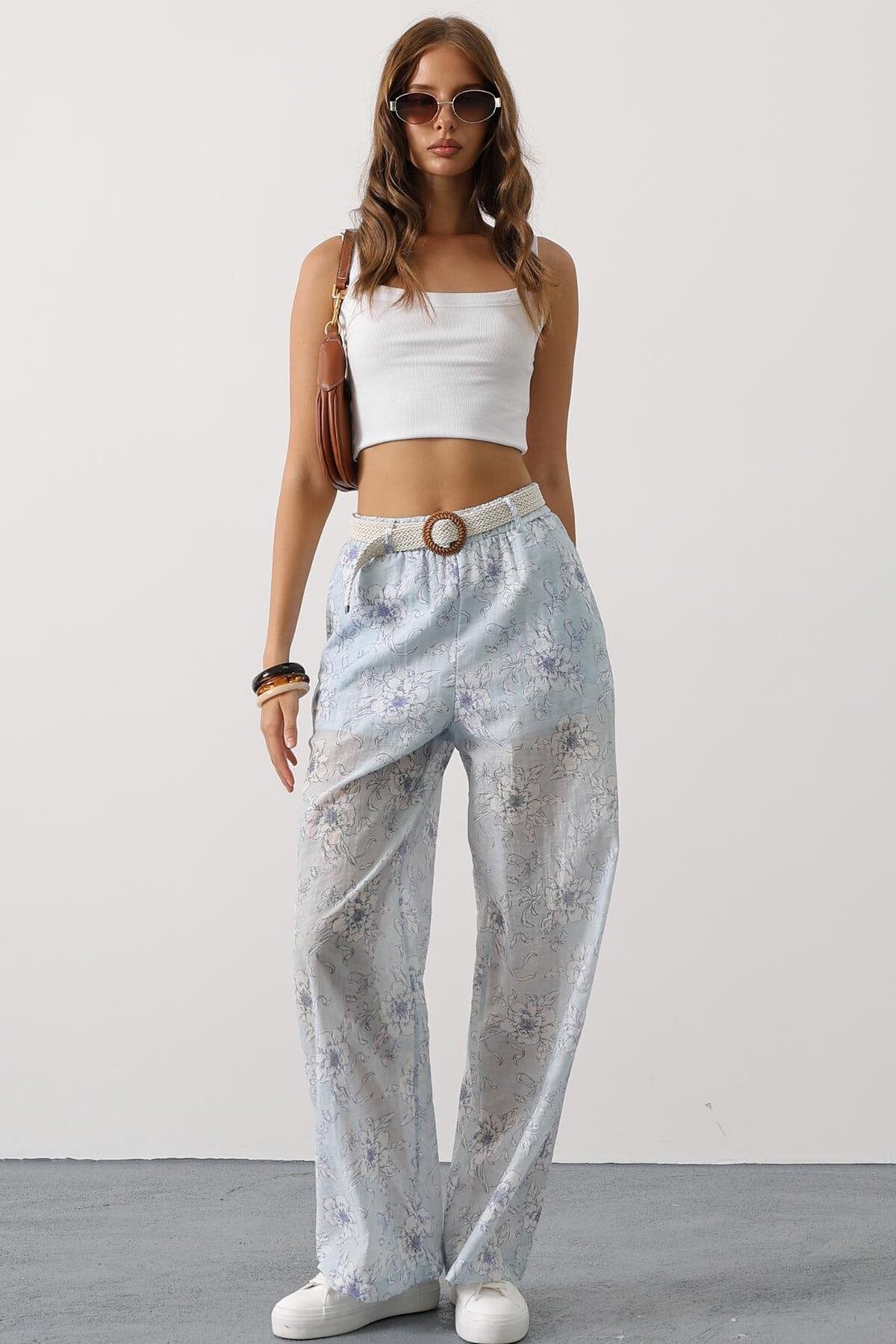 Mavi Çiçekli Kemer Detaylı Pantolon