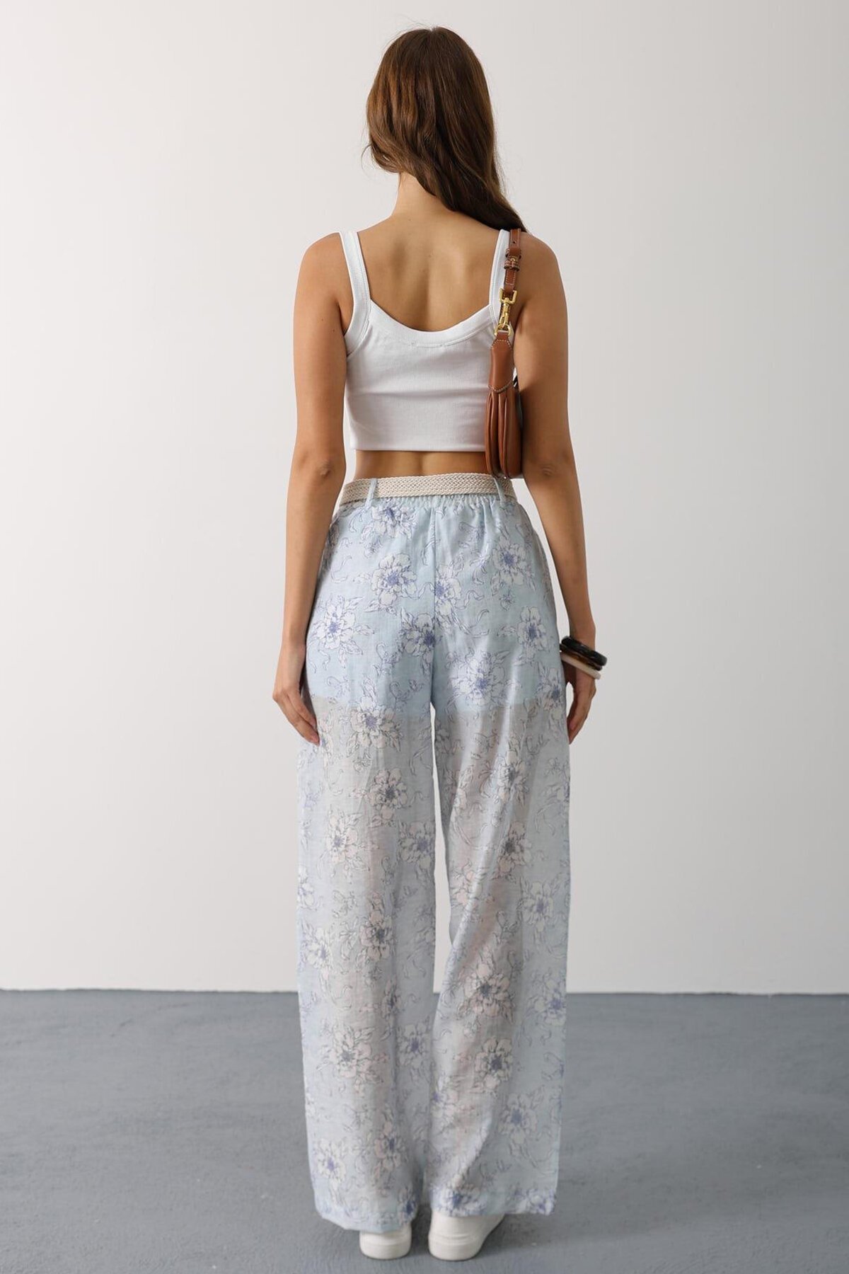 Mavi Çiçekli Kemer Detaylı Pantolon