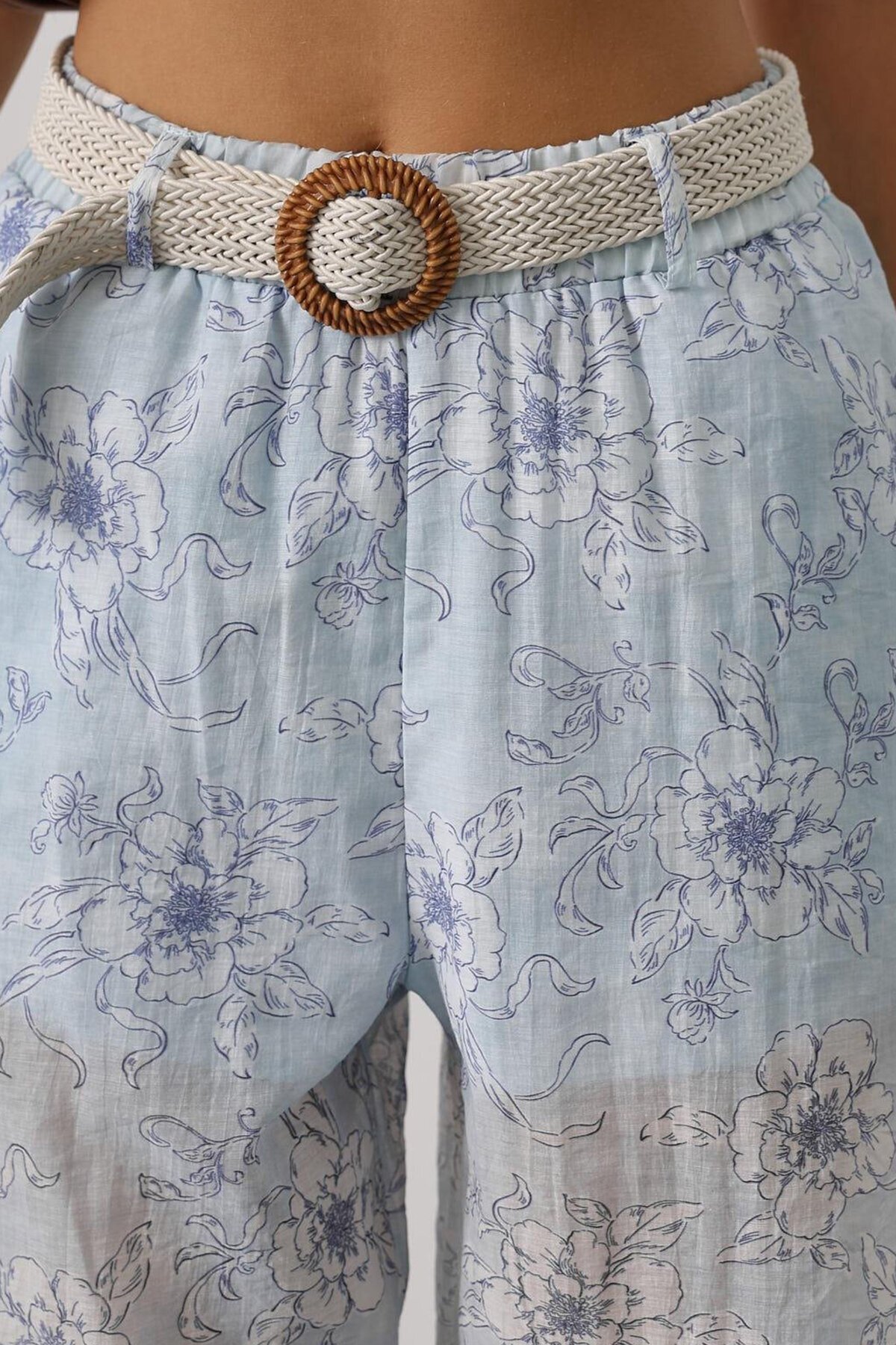 Mavi Çiçekli Kemer Detaylı Pantolon