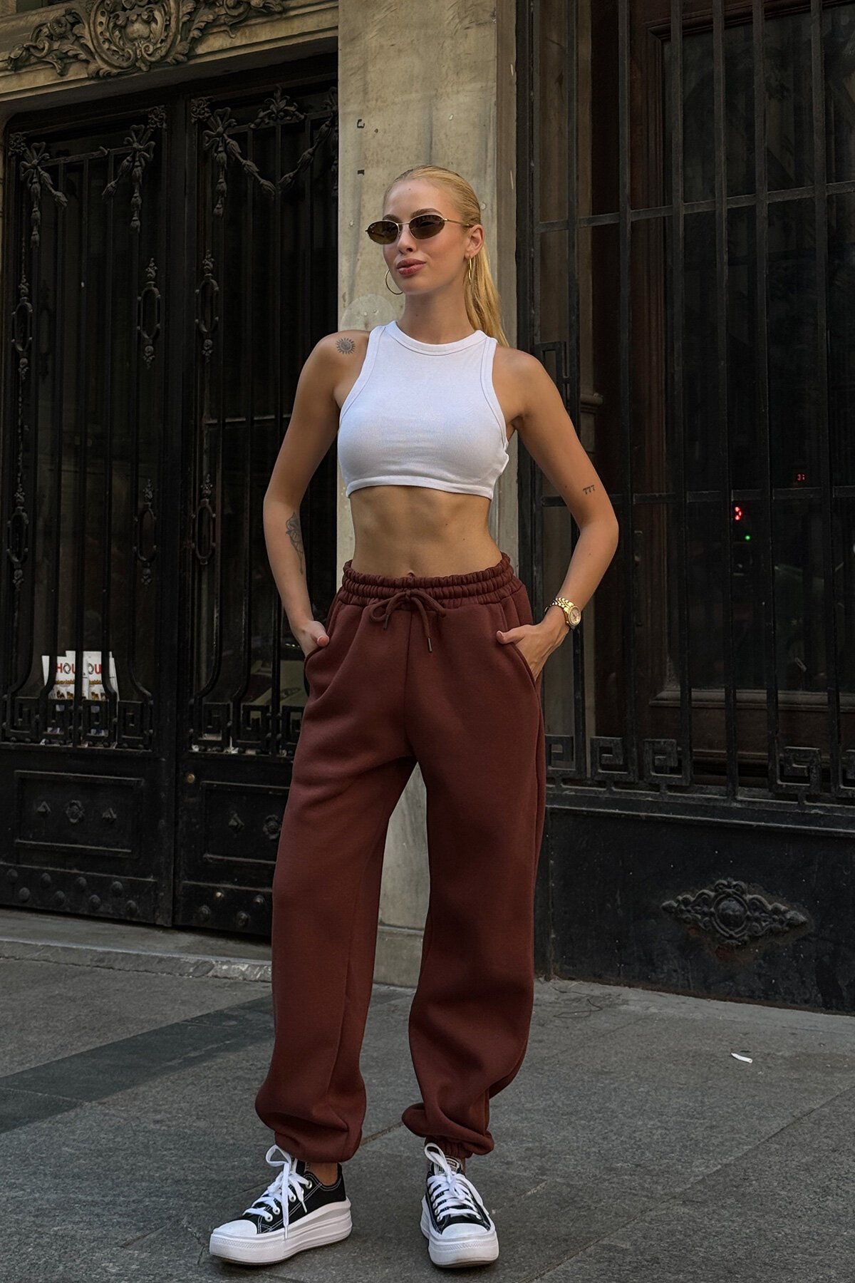 Kahverengi Çift Cepli Beli Ve Paçası Lastikli 3 İplik Eşoftman Altı