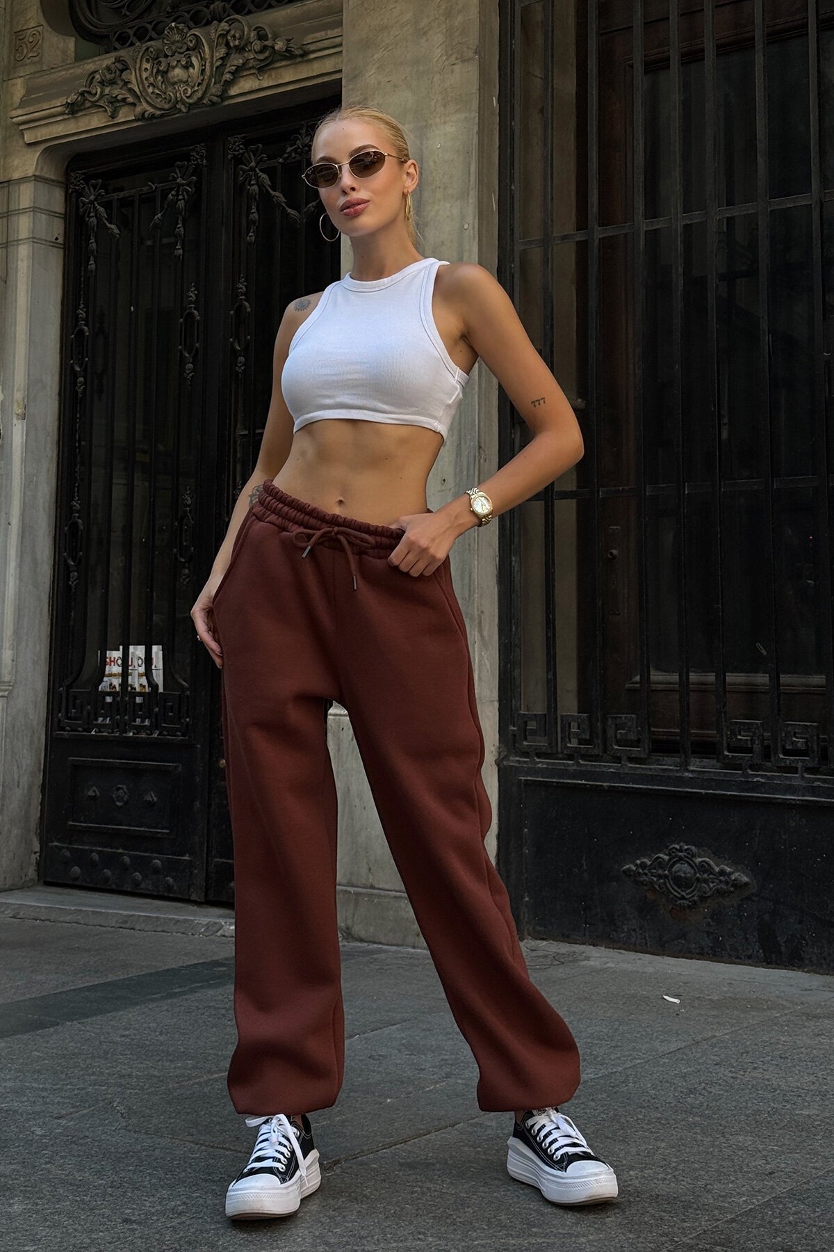 Kahverengi Çift Cepli Beli Ve Paçası Lastikli 3 İplik Eşoftman Altı