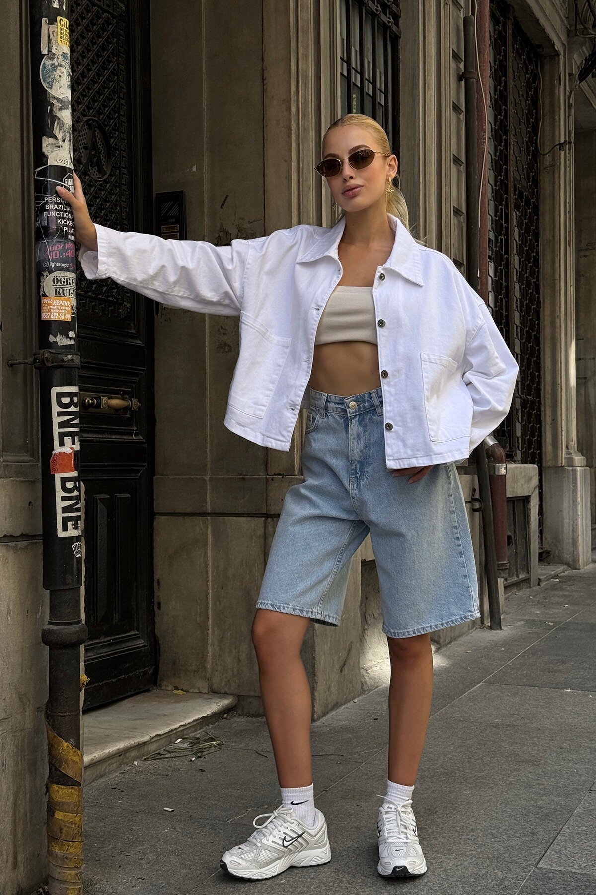 Beyaz Çift Cepli Düğme Kapamalı Oversize Jean Ceket