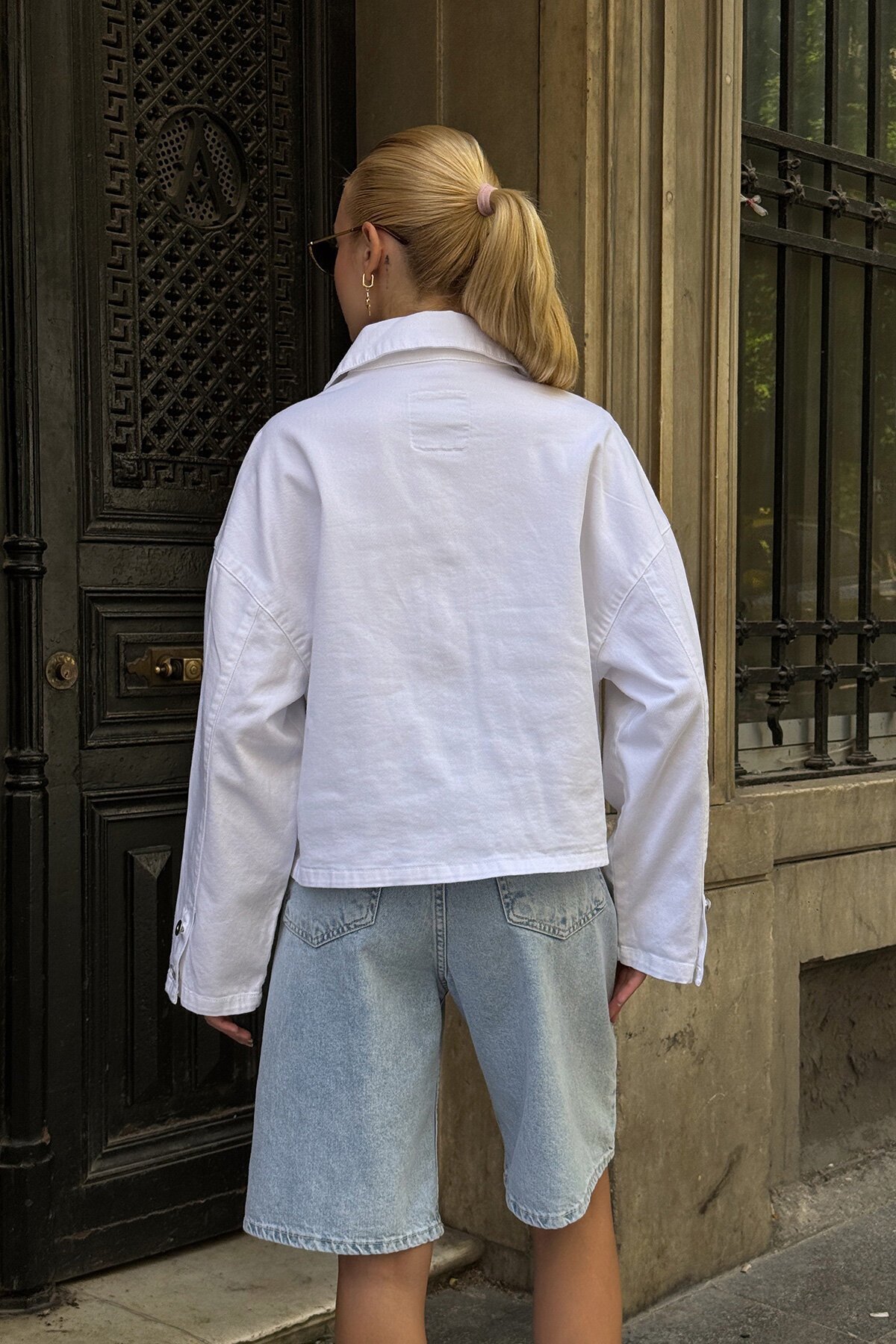 Beyaz Çift Cepli Düğme Kapamalı Oversize Jean Ceket