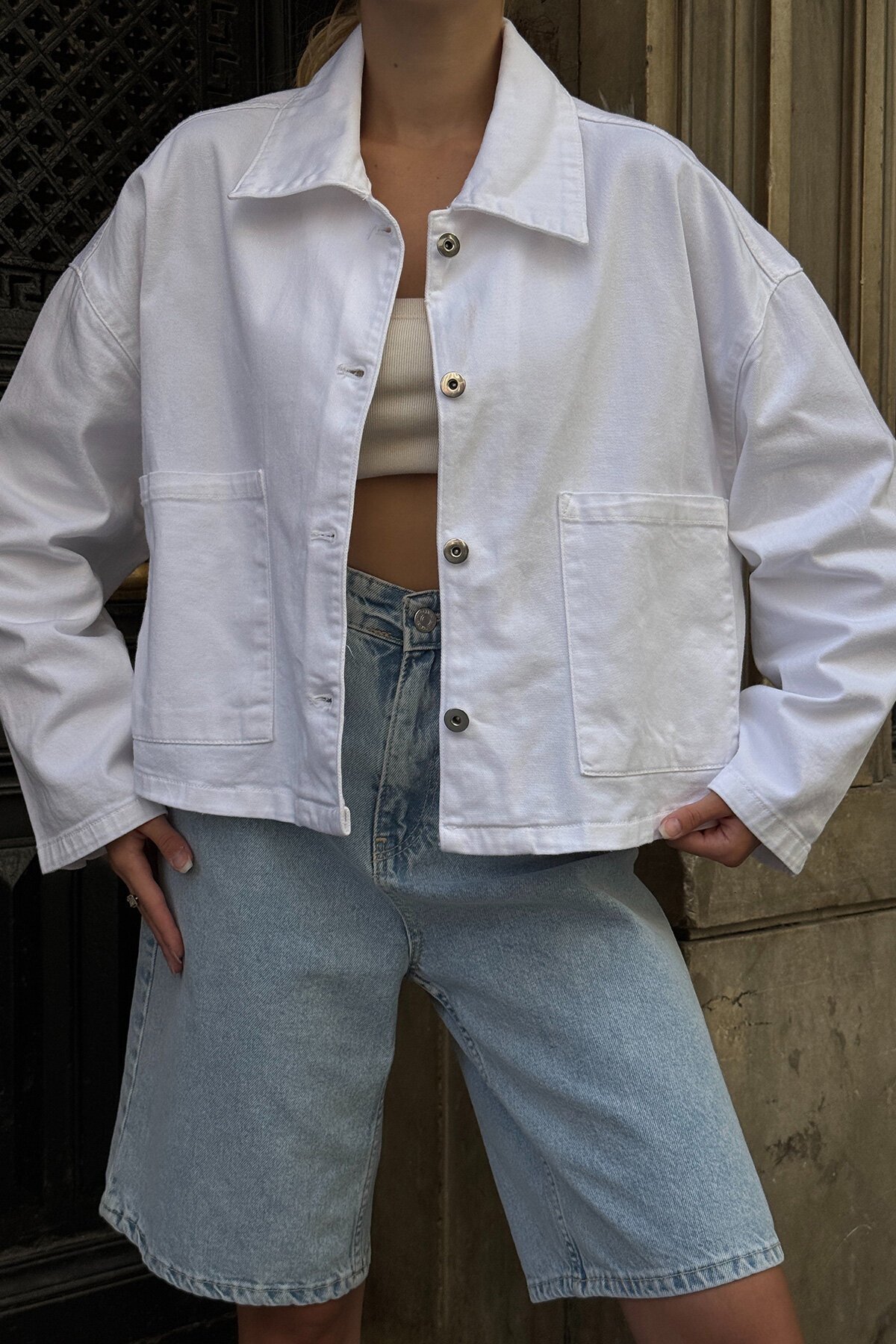 Beyaz Çift Cepli Düğme Kapamalı Oversize Jean Ceket