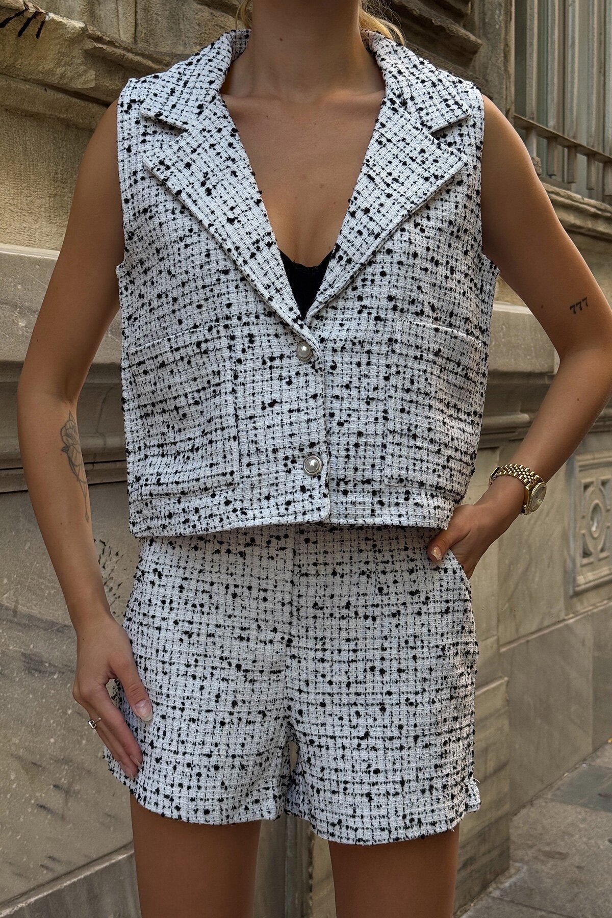 Ekru Çift Cepli Düğme Ve Fermuar Kapamalı Şort Ve Çift Cepli Gömlek Yaka Yelek Premium Takım