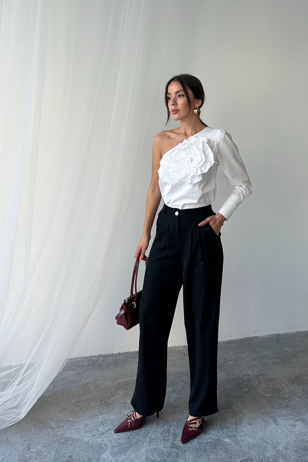 Siyah Çift Cepli Pileli Yüksek Bel Pantolon