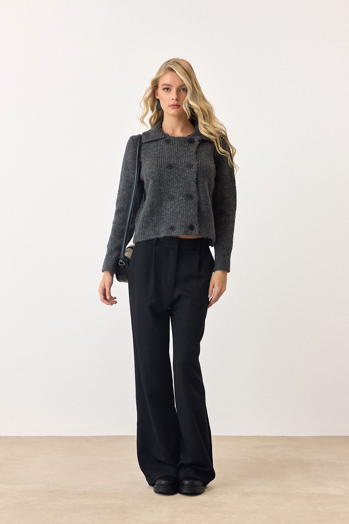 Antrasit Çift Düğme Detaylı Düz Kesim Triko Hırka