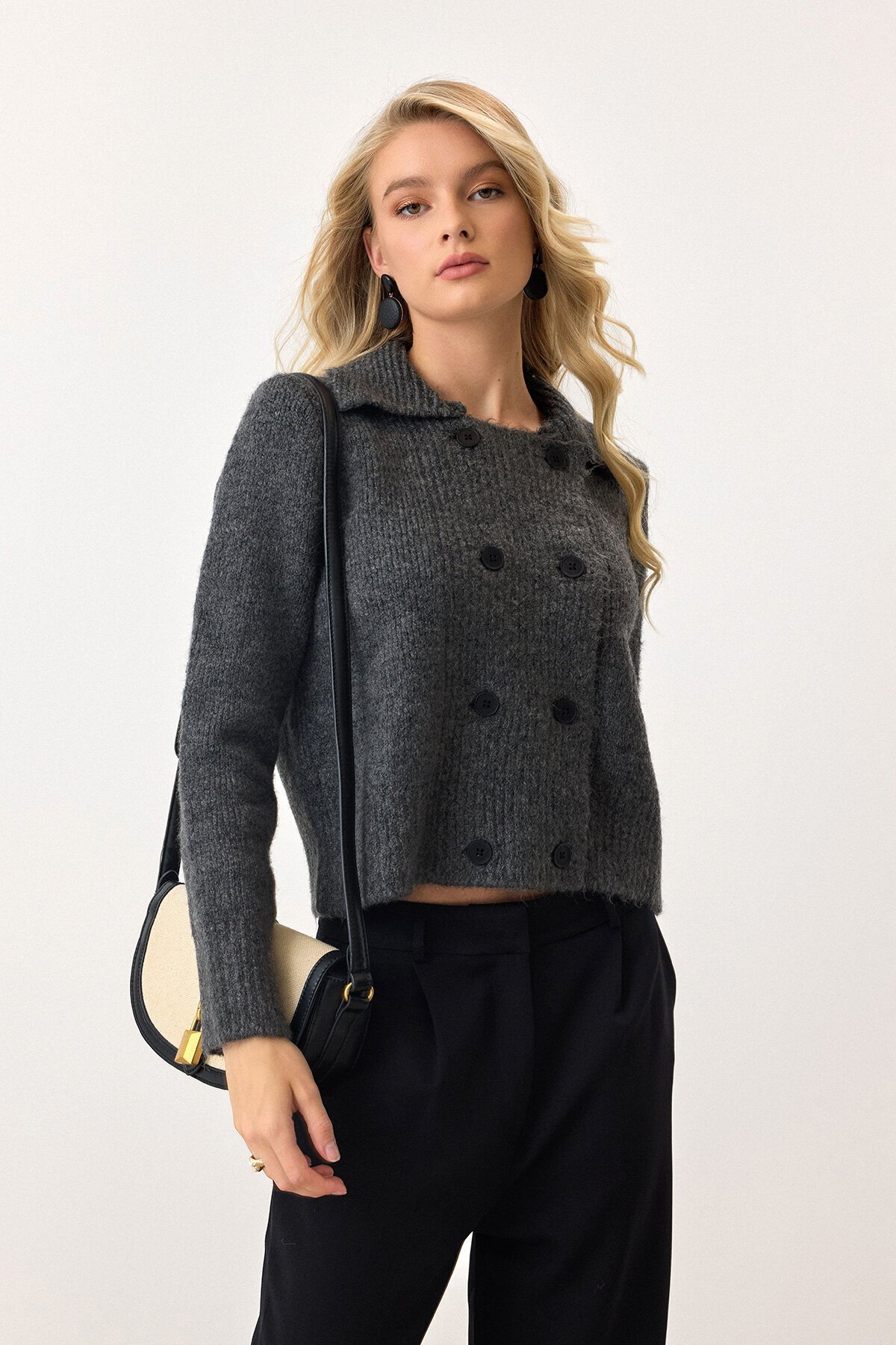 Antrasit Çift Düğme Detaylı Düz Kesim Triko Hırka