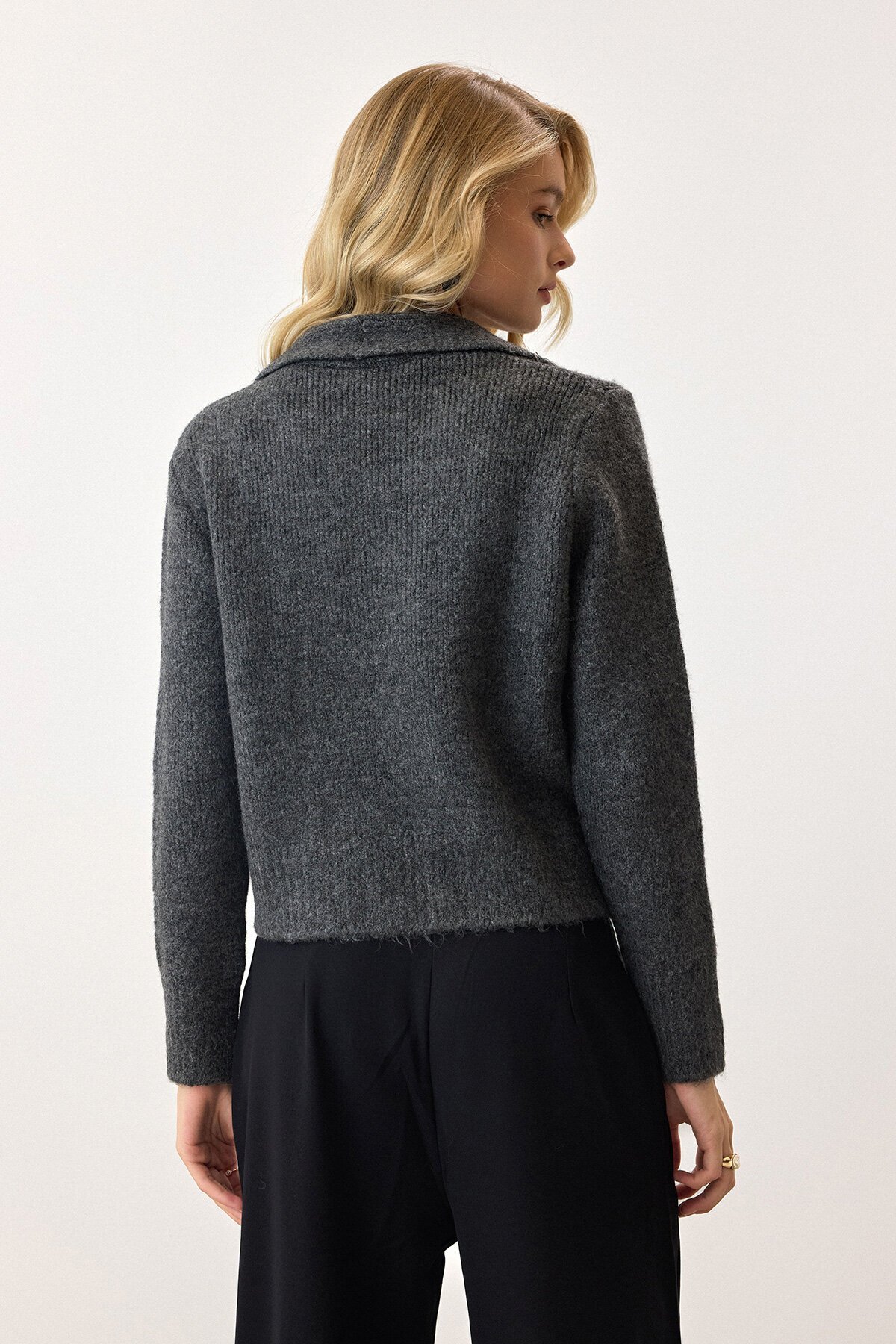 Antrasit Çift Düğme Detaylı Düz Kesim Triko Hırka