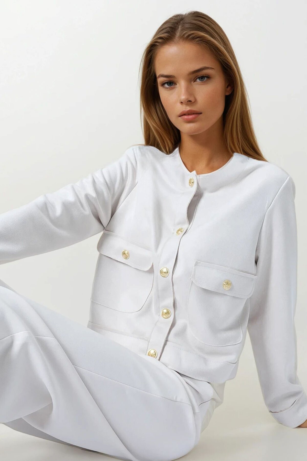 Taş Çift Kapak Cepli Altın Düğmeli Kısa Ceket