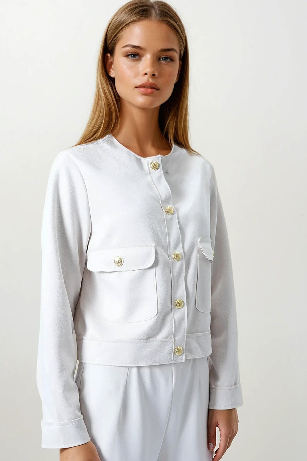 Taş Çift Kapak Cepli Altın Düğmeli Kısa Ceket