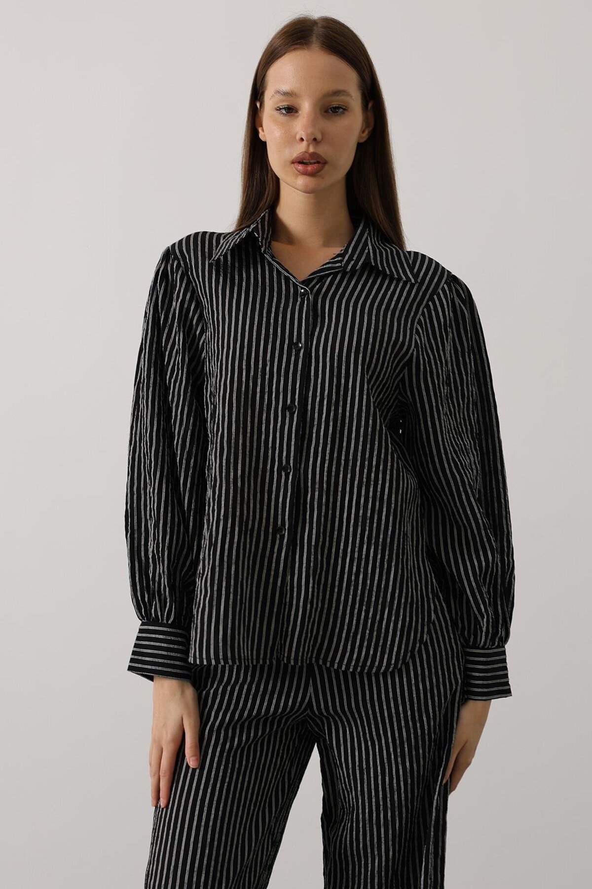 Siyah Çizgi Rahat Pantolon Takım