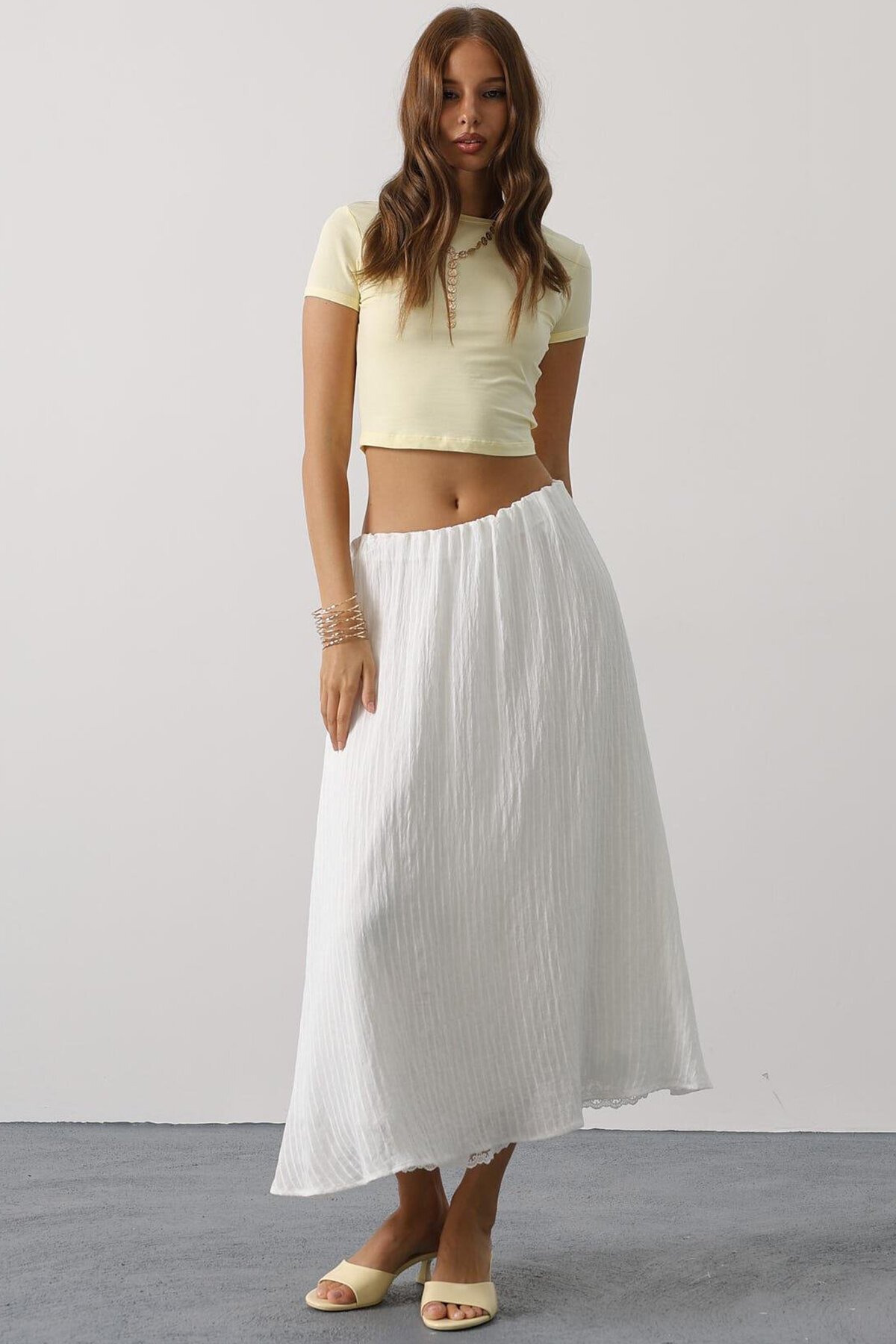 Beyaz Dantel Detaylı Uzun Etek