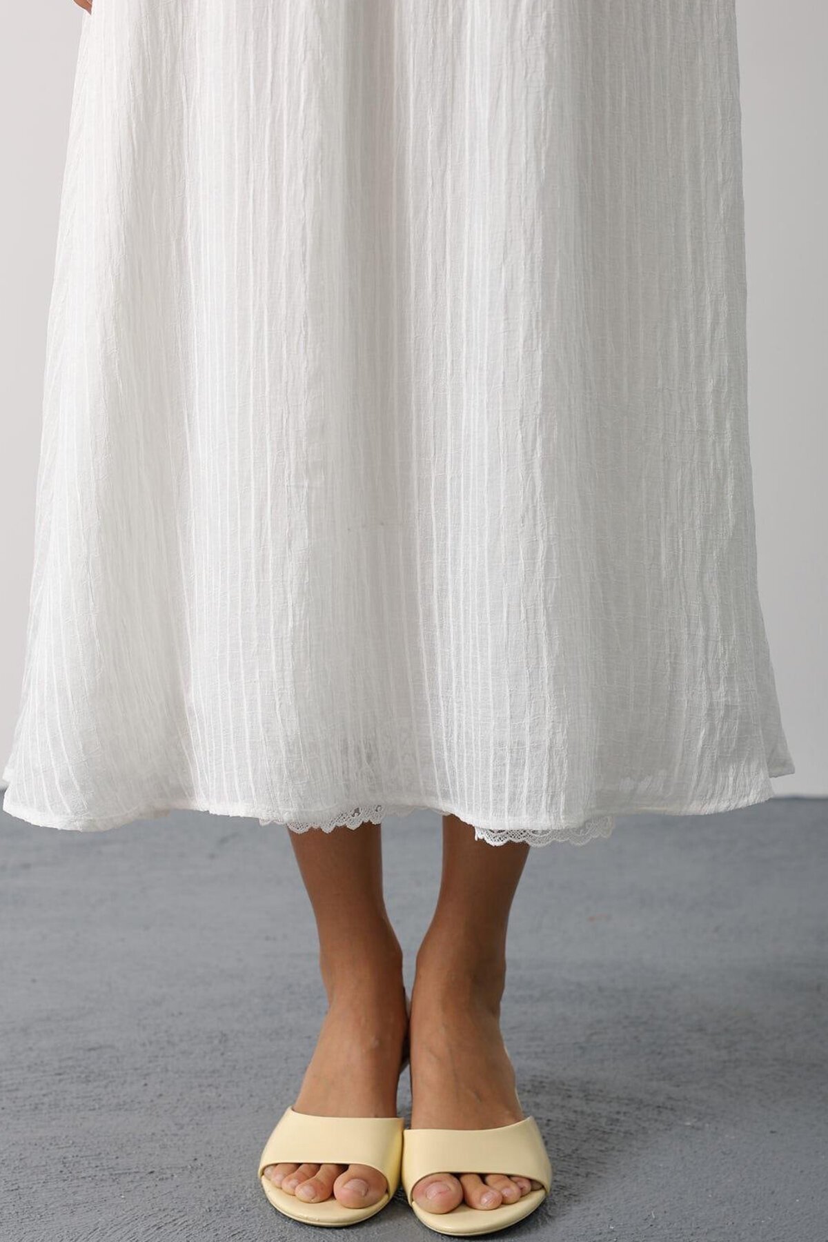 Beyaz Dantel Detaylı Uzun Etek