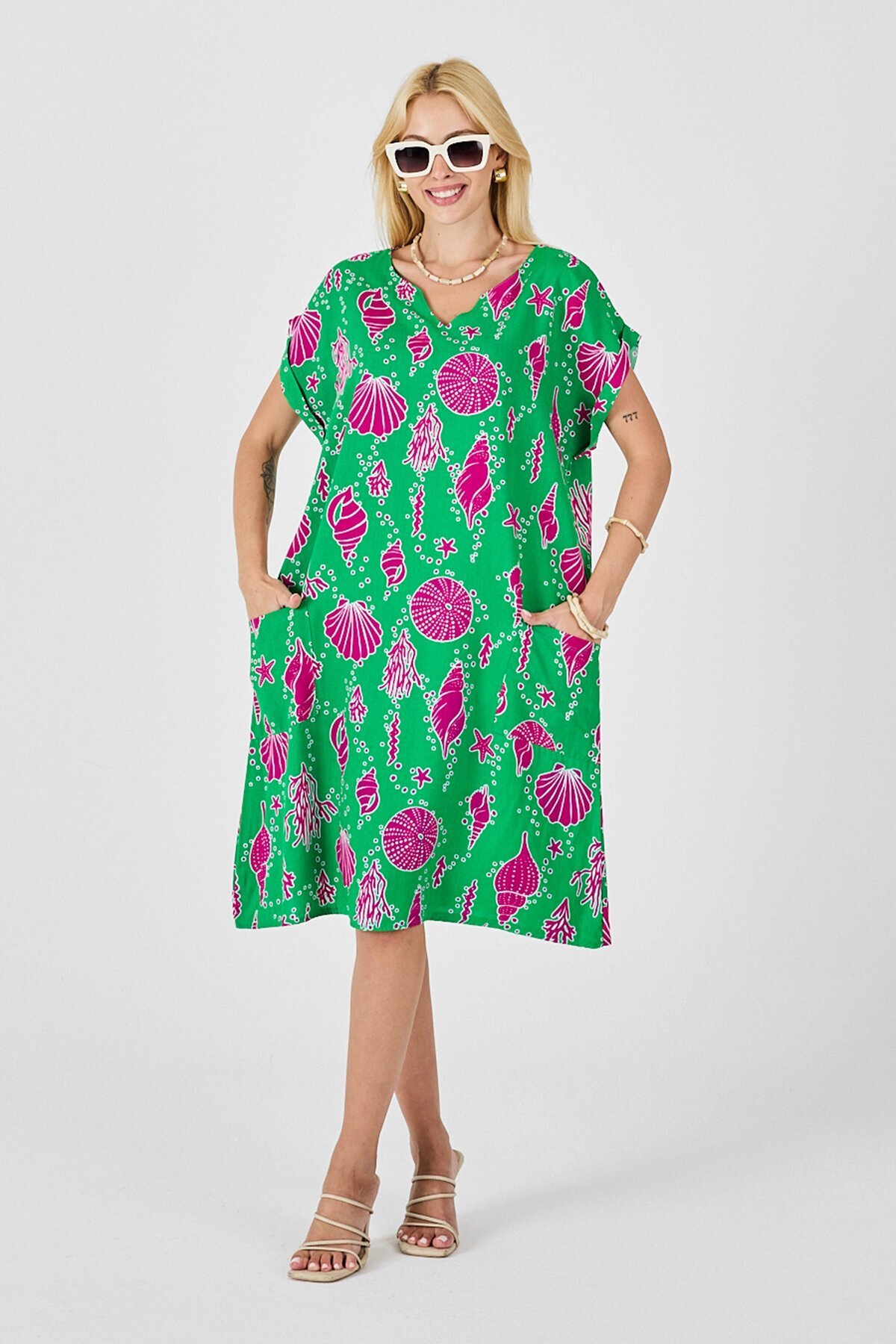 Yeşil Deniz Kabuğu Desenli V Yaka Oversize Elbise